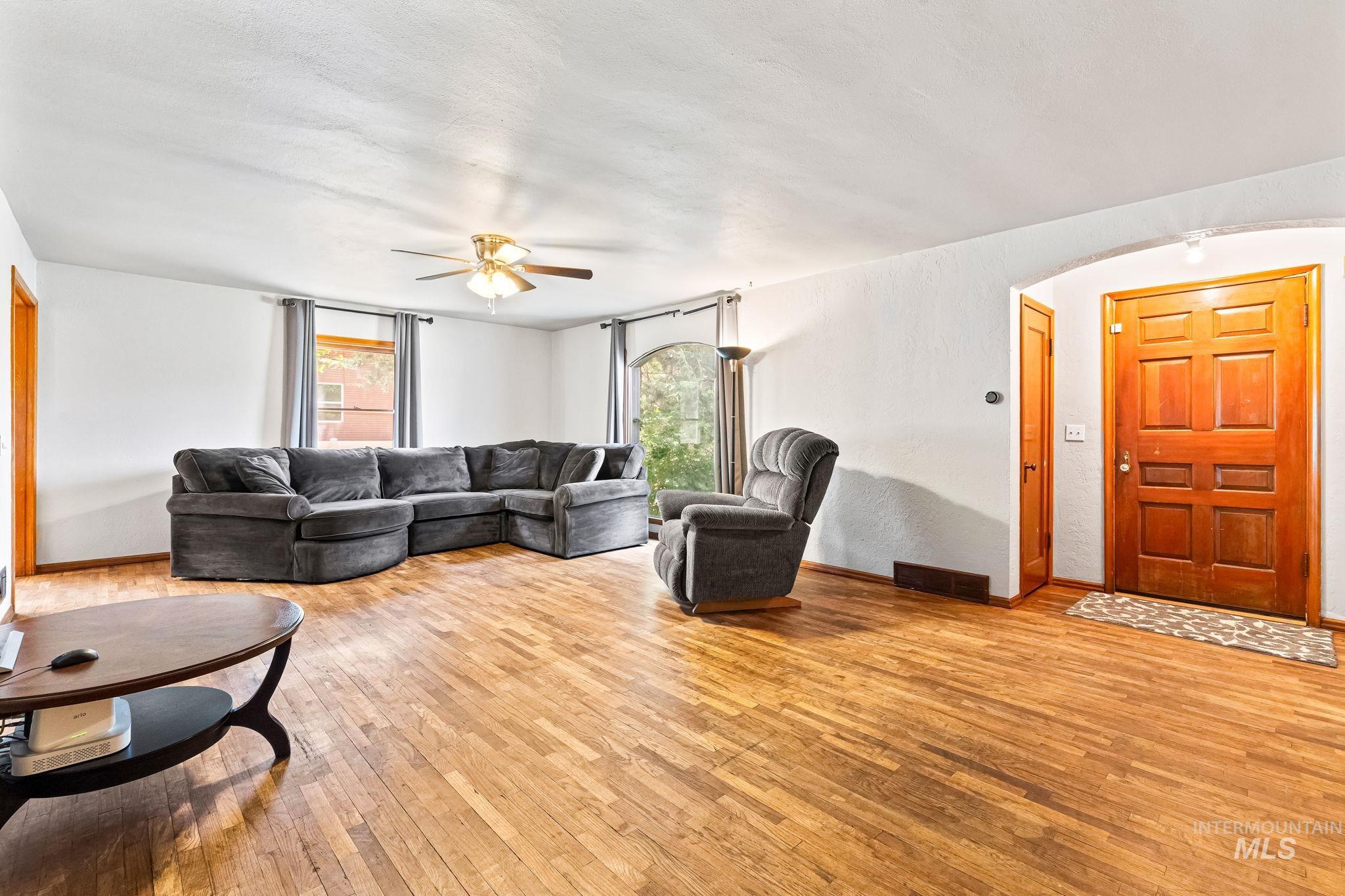 404 N Allumbaugh St, Boise, Idaho 83704, 3 Bedrooms, 2 Bathrooms, Residential For Sale, Price $550,000, 98949104