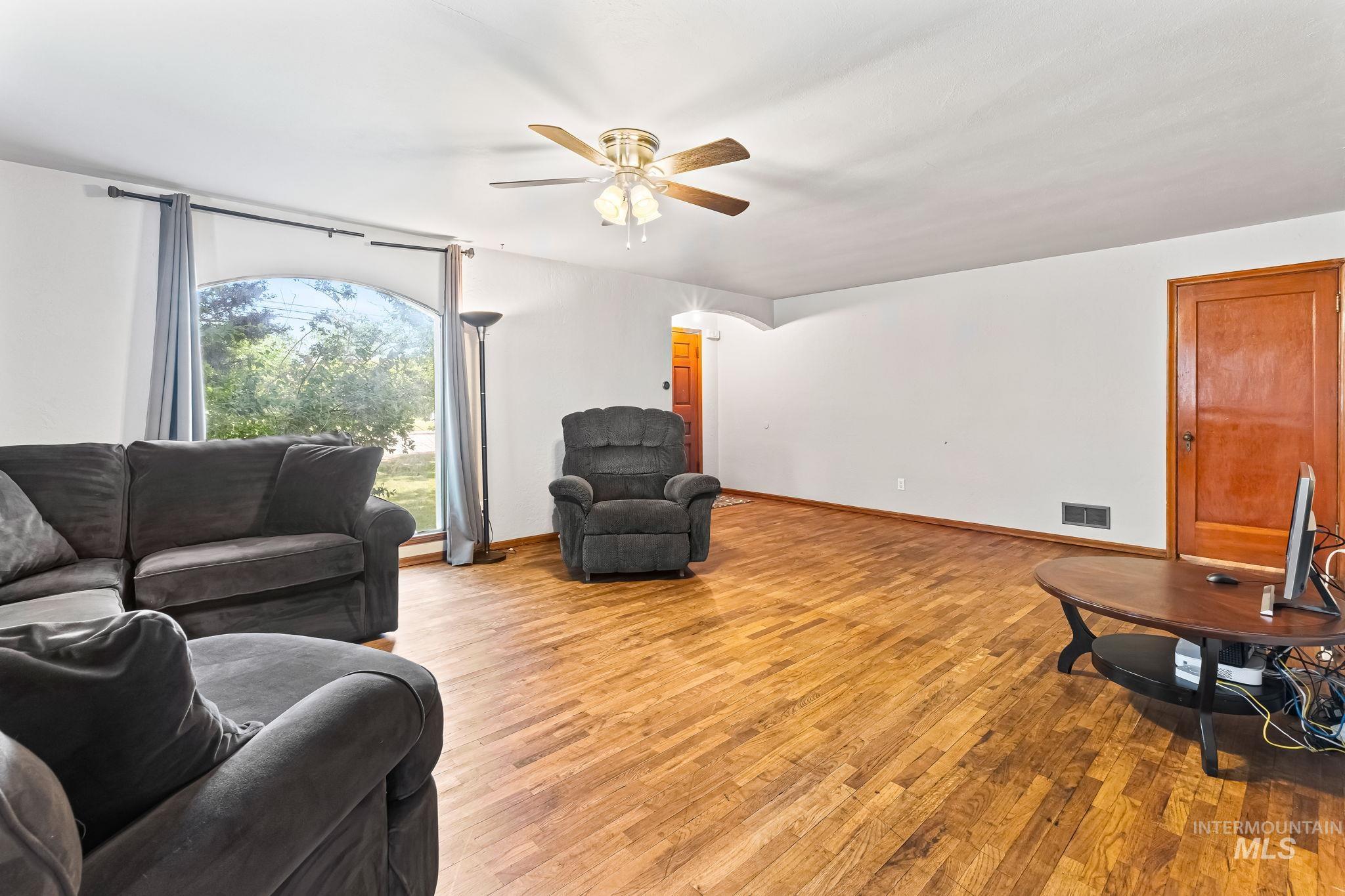 404 N Allumbaugh St, Boise, Idaho 83704, 3 Bedrooms, 2 Bathrooms, Residential For Sale, Price $550,000, 98949104