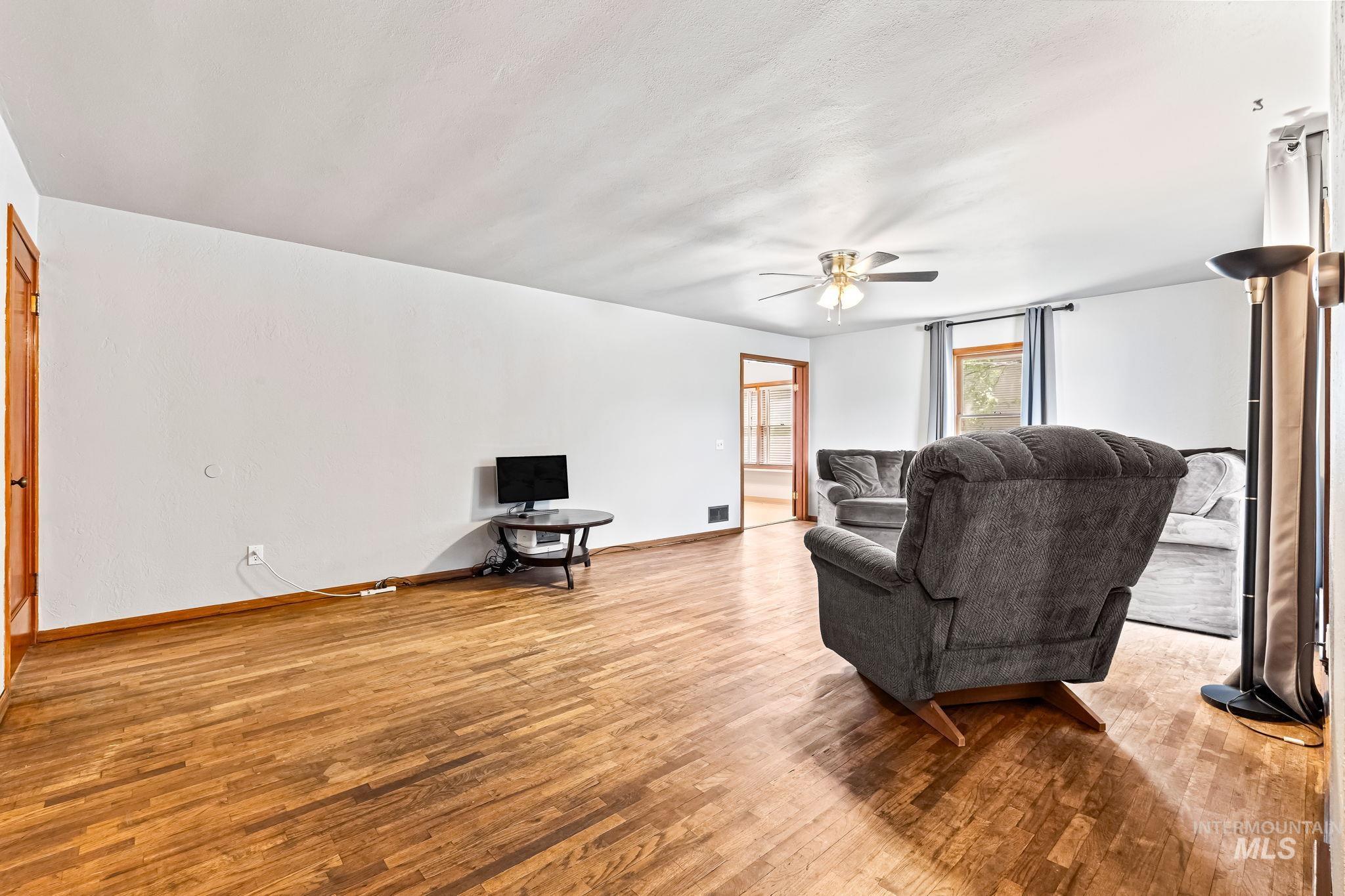 404 N Allumbaugh St, Boise, Idaho 83704, 3 Bedrooms, 2 Bathrooms, Residential For Sale, Price $550,000, 98949104