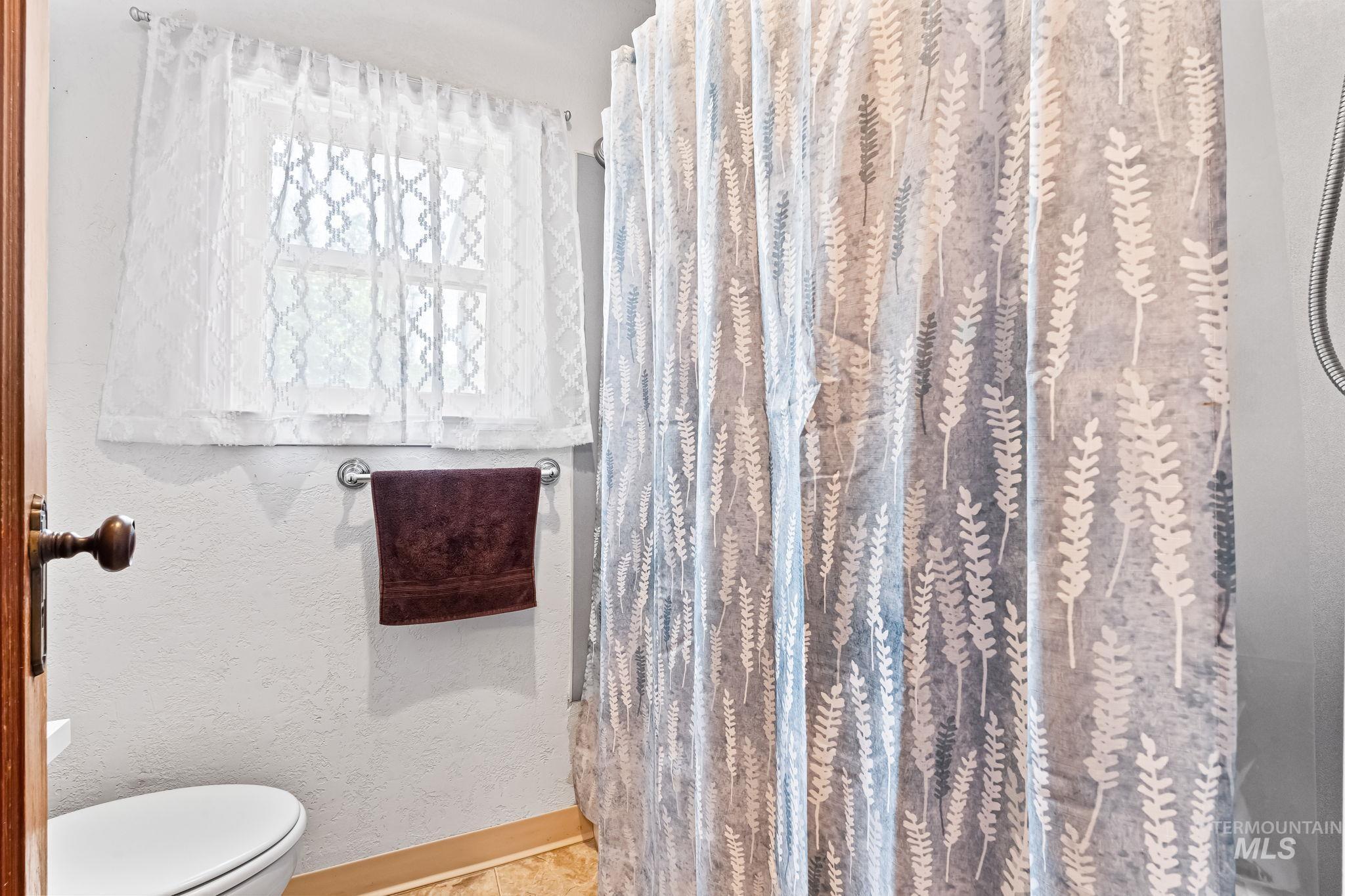 404 N Allumbaugh St, Boise, Idaho 83704, 3 Bedrooms, 2 Bathrooms, Residential For Sale, Price $550,000, 98949104