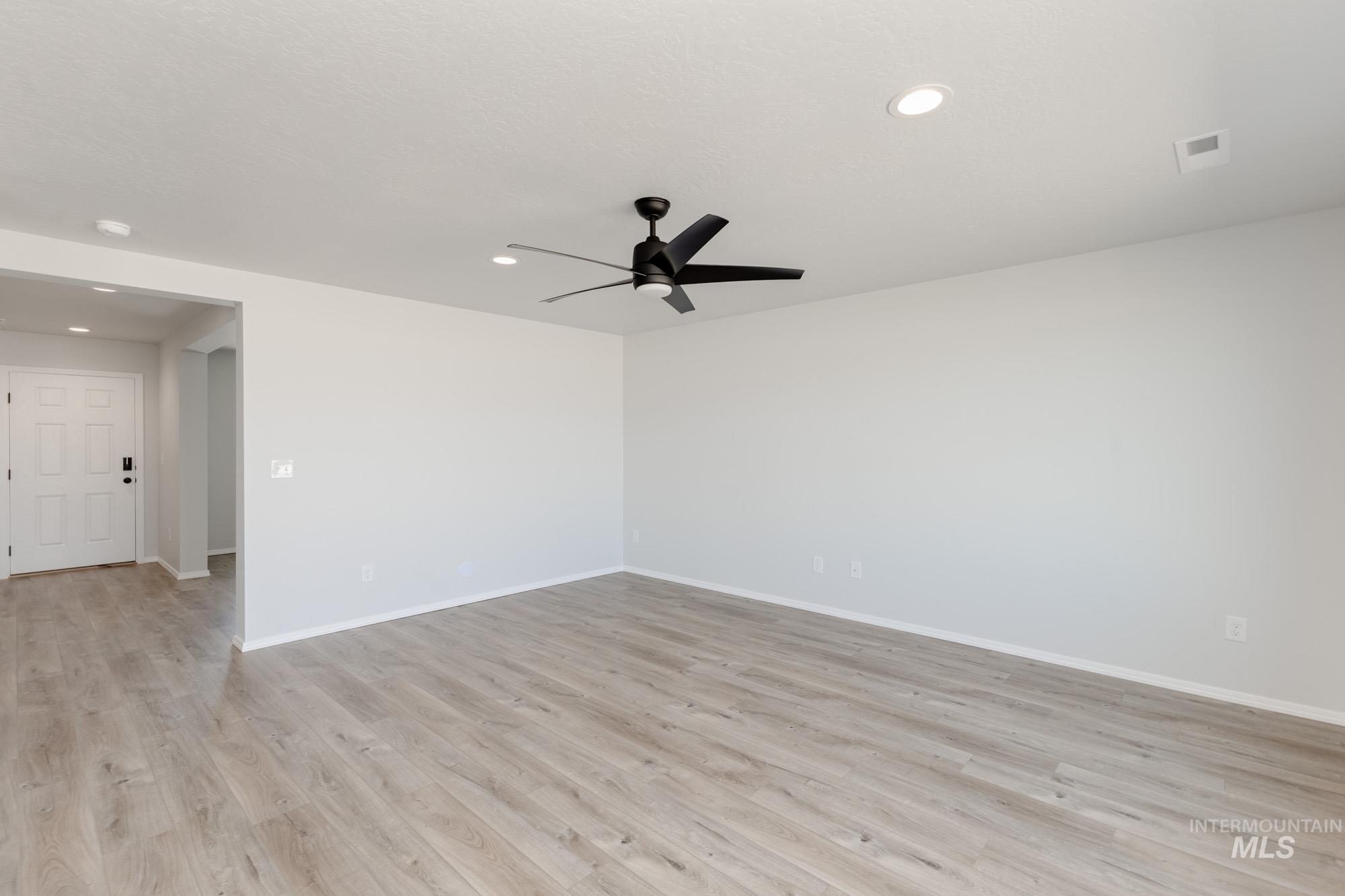 5201 Malachite St, Caldwell, Idaho 83605, 4 Bedrooms, 2.5 Bathrooms, Residential For Sale, Price $439,990, 98949120