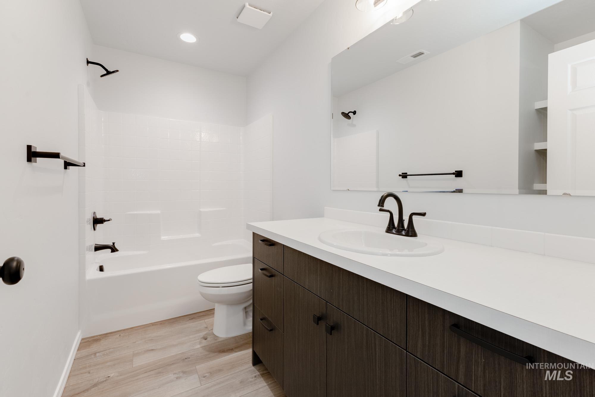 5201 Malachite St, Caldwell, Idaho 83605, 4 Bedrooms, 2.5 Bathrooms, Residential For Sale, Price $439,990, 98949120