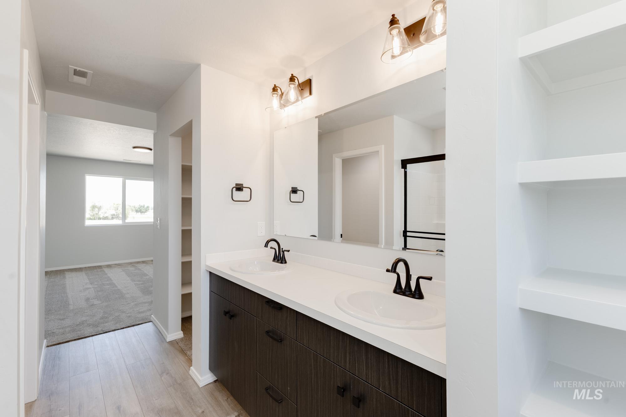 5201 Malachite St, Caldwell, Idaho 83605, 4 Bedrooms, 2.5 Bathrooms, Residential For Sale, Price $439,990, 98949120