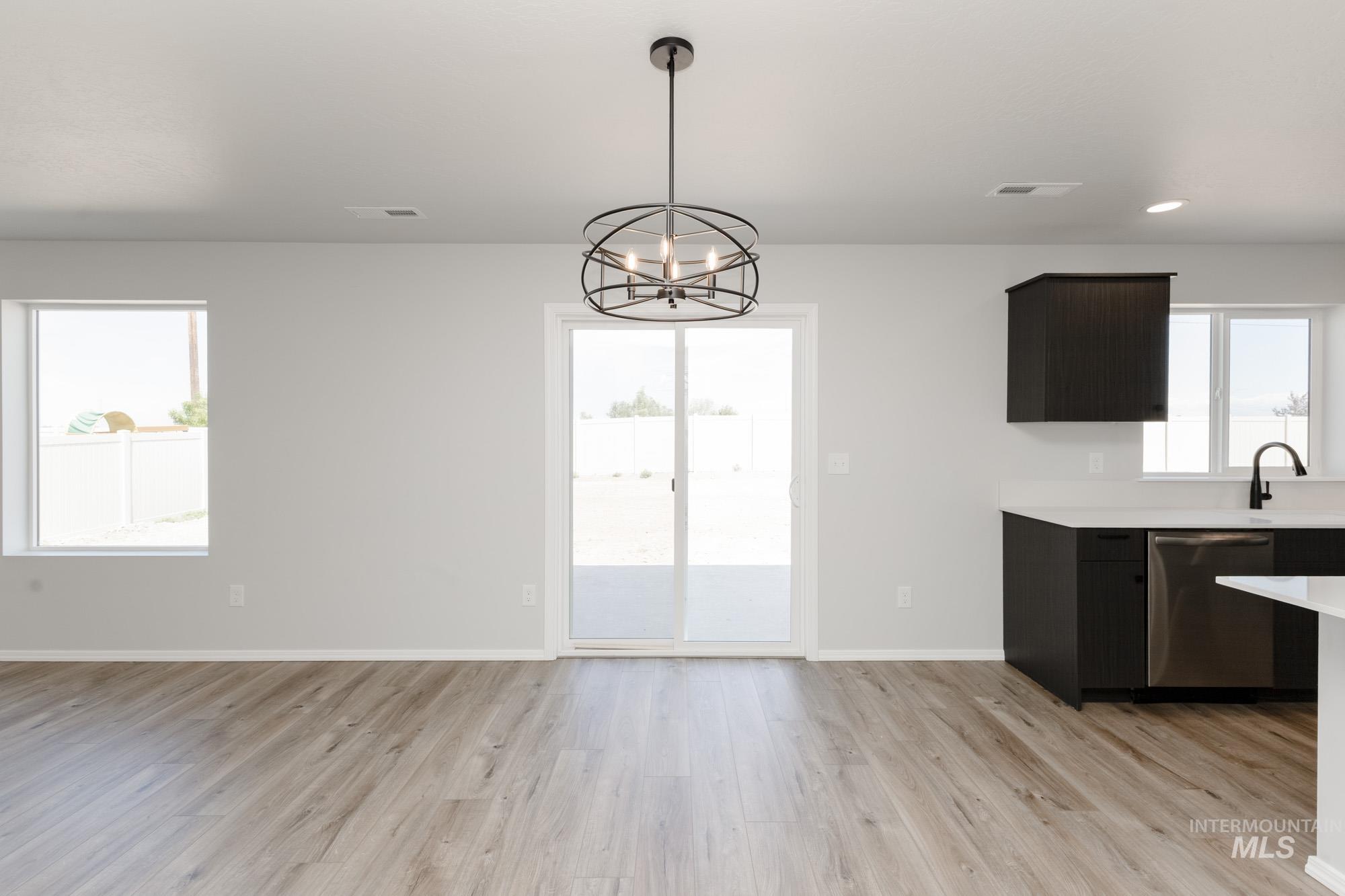 5201 Malachite St, Caldwell, Idaho 83605, 4 Bedrooms, 2.5 Bathrooms, Residential For Sale, Price $439,990, 98949120