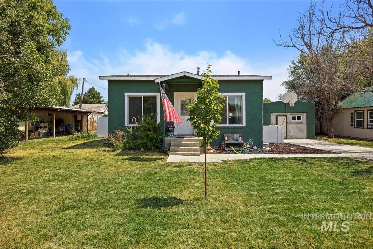 722 Nevada St, Gooding, Idaho 83330, 3 Bedrooms, 1 Bathroom, Residential For Sale, Price $245,000, 98949178