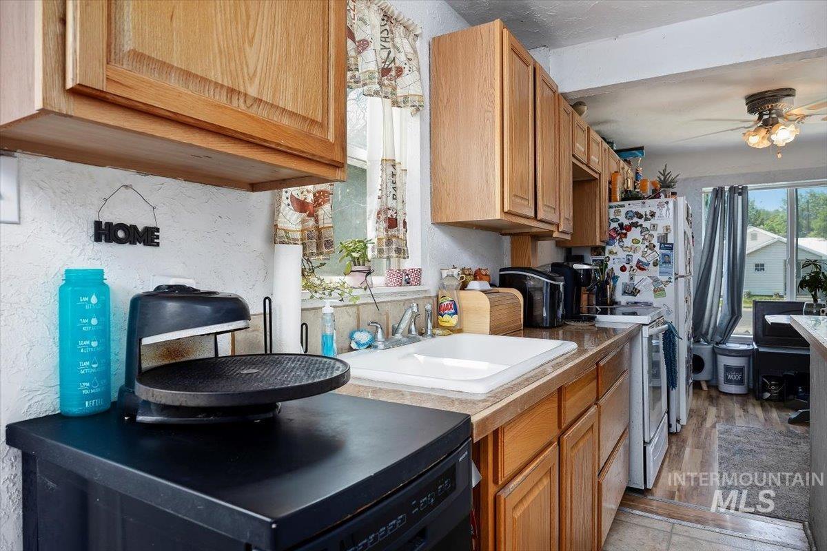 722 Nevada St, Gooding, Idaho 83330, 3 Bedrooms, 1 Bathroom, Residential For Sale, Price $245,000, 98949178