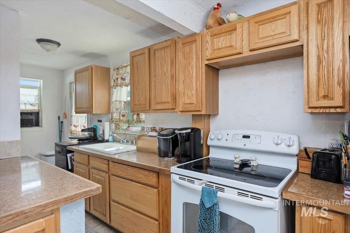 722 Nevada St, Gooding, Idaho 83330, 3 Bedrooms, 1 Bathroom, Residential For Sale, Price $245,000, 98949178