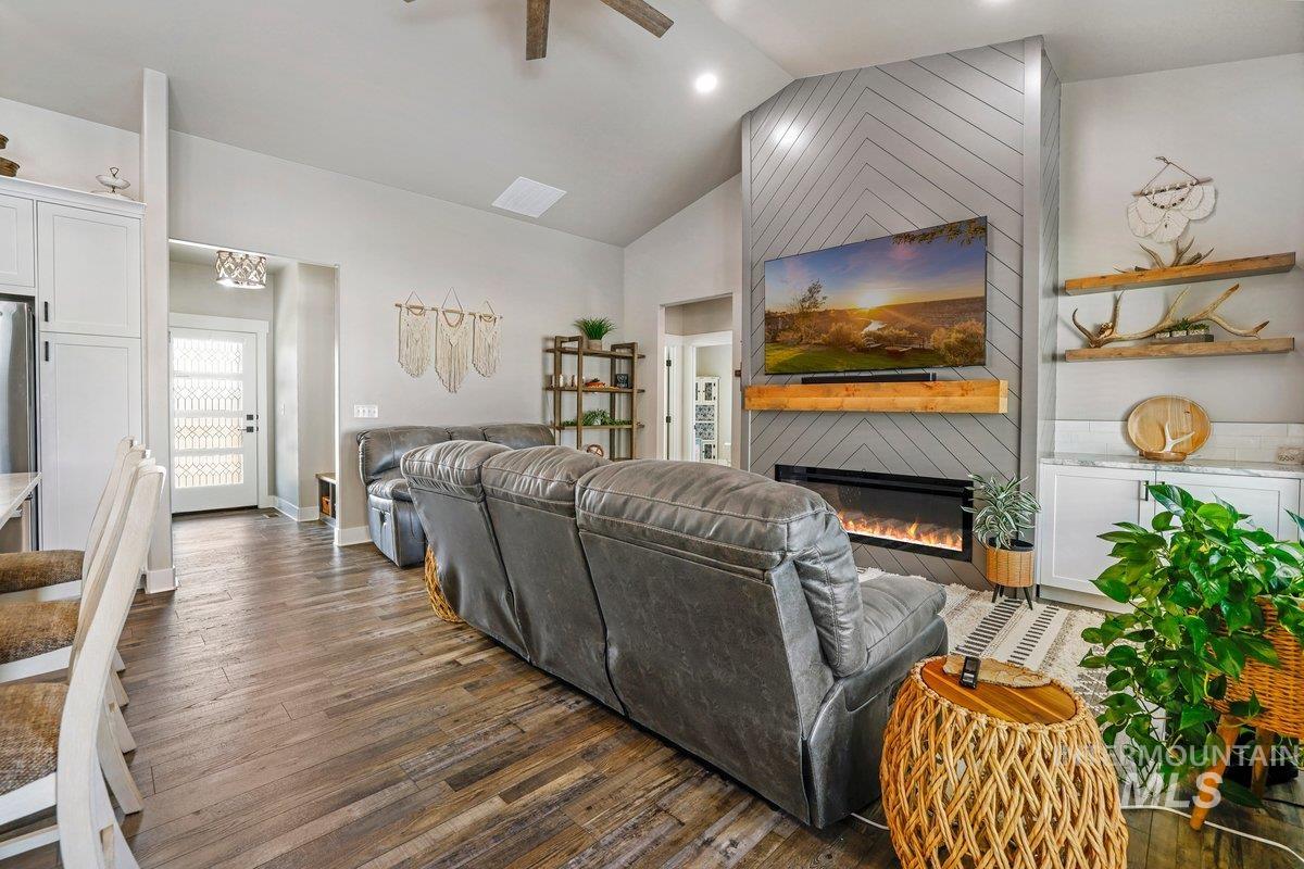 910 Blueridge Dr, Kimberly, Idaho 83341, 4 Bedrooms, 2 Bathrooms, Residential For Sale, Price $489,500, 98949217