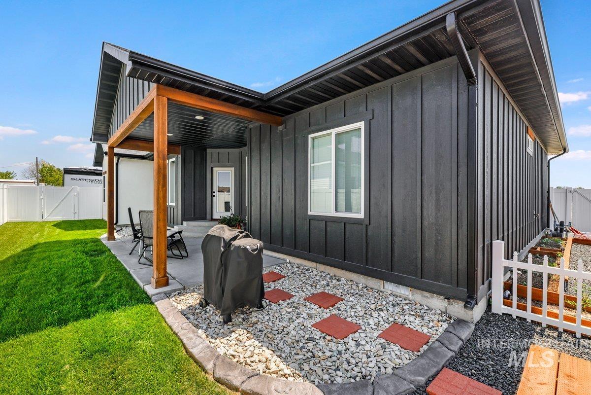 910 Blueridge Dr, Kimberly, Idaho 83341, 4 Bedrooms, 2 Bathrooms, Residential For Sale, Price $489,500, 98949217