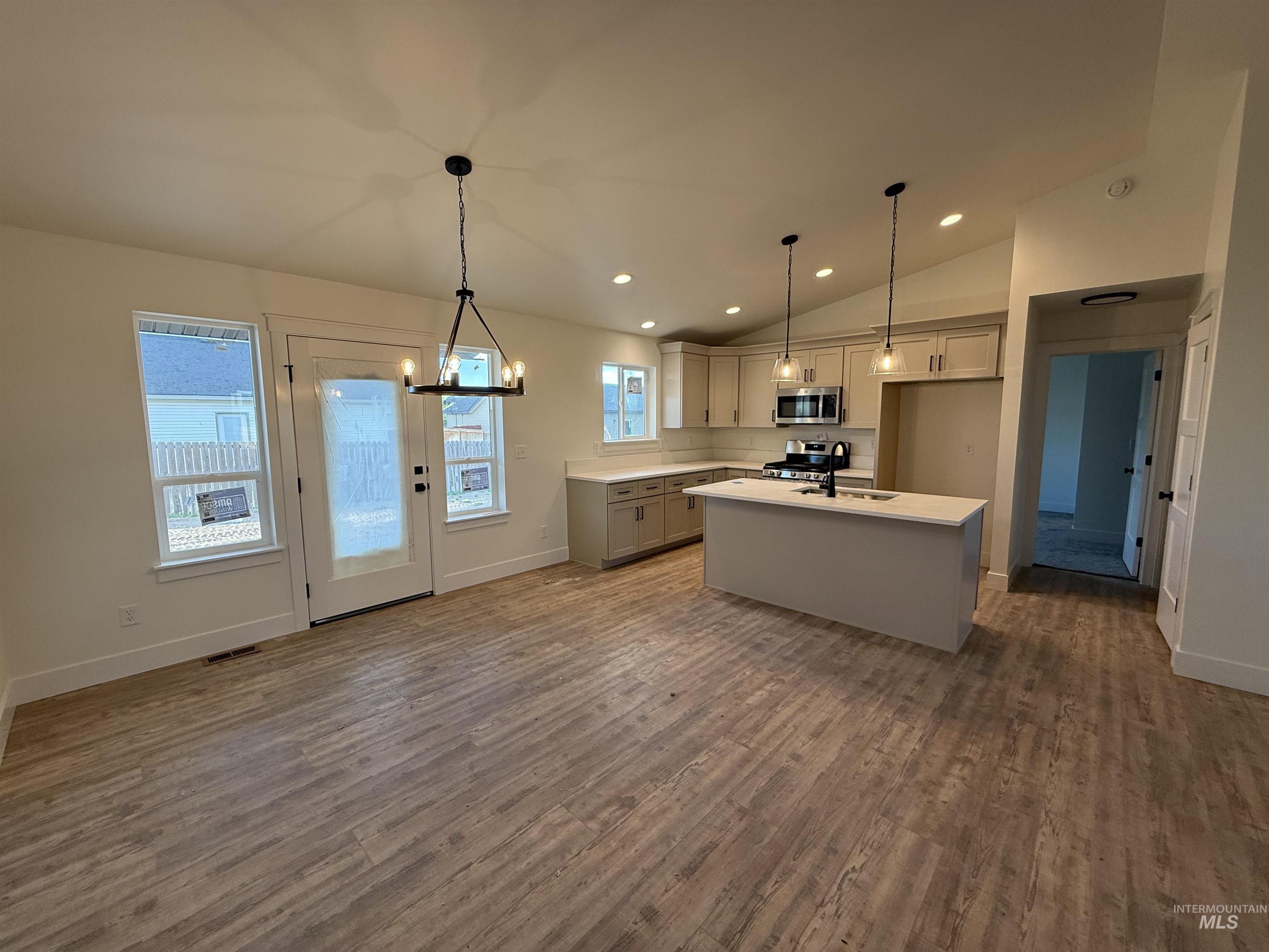 917 E 23rd Ave, Jerome, Idaho 83338, 4 Bedrooms, 2 Bathrooms, Residential For Sale, Price $384,000, 98949227