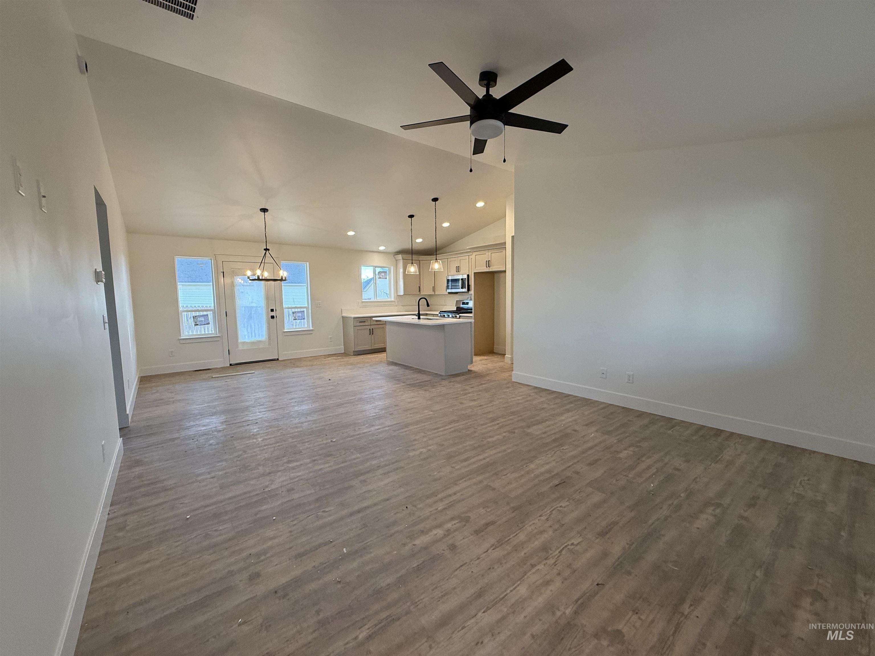 917 E 23rd Ave, Jerome, Idaho 83338, 4 Bedrooms, 2 Bathrooms, Residential For Sale, Price $384,000, 98949227