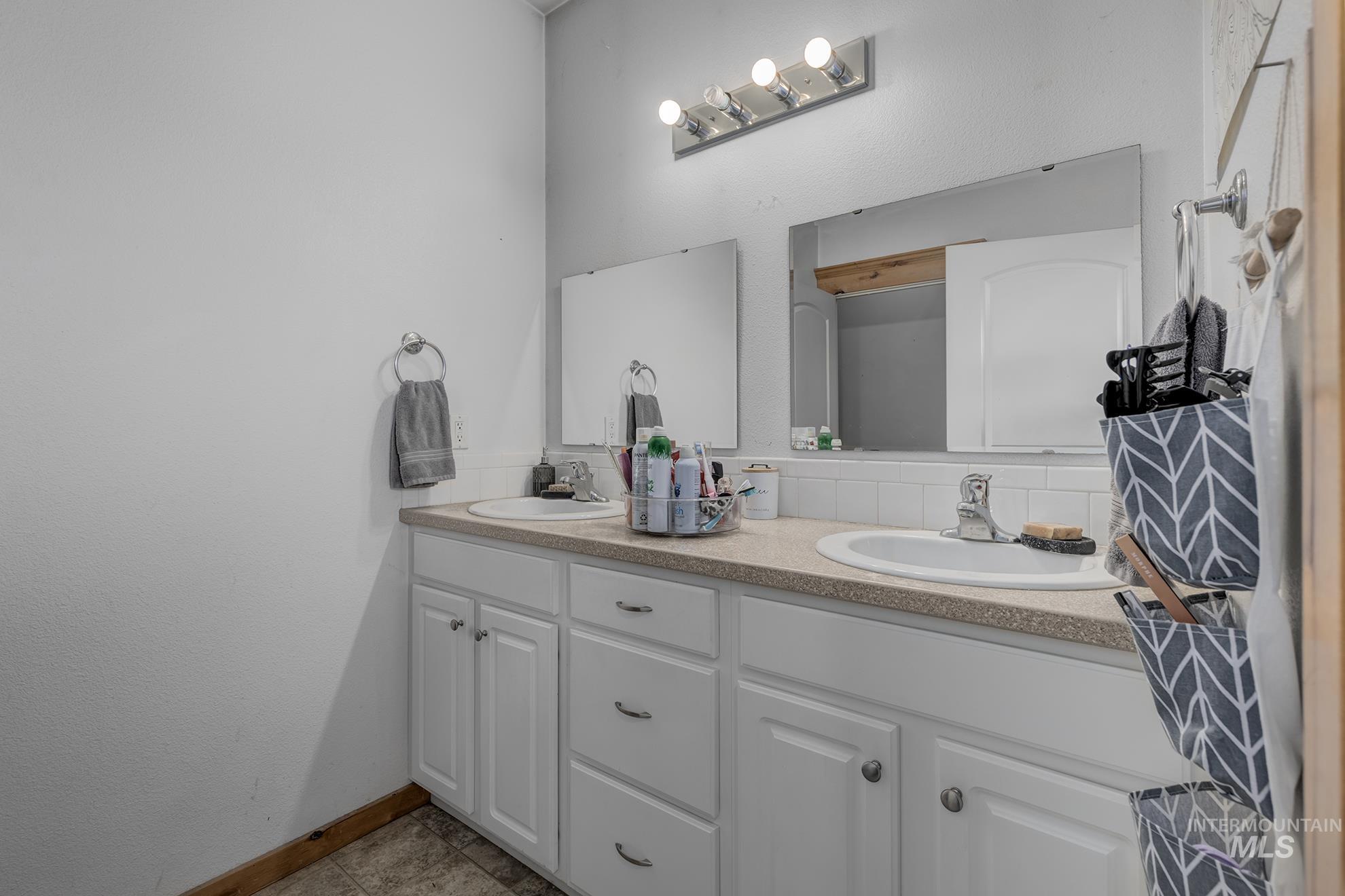 2175 Graham Blvd, Vale, Oregon 97918, 4 Bedrooms, 3.5 Bathrooms, Residential For Sale, Price $1,300,000, 98949243