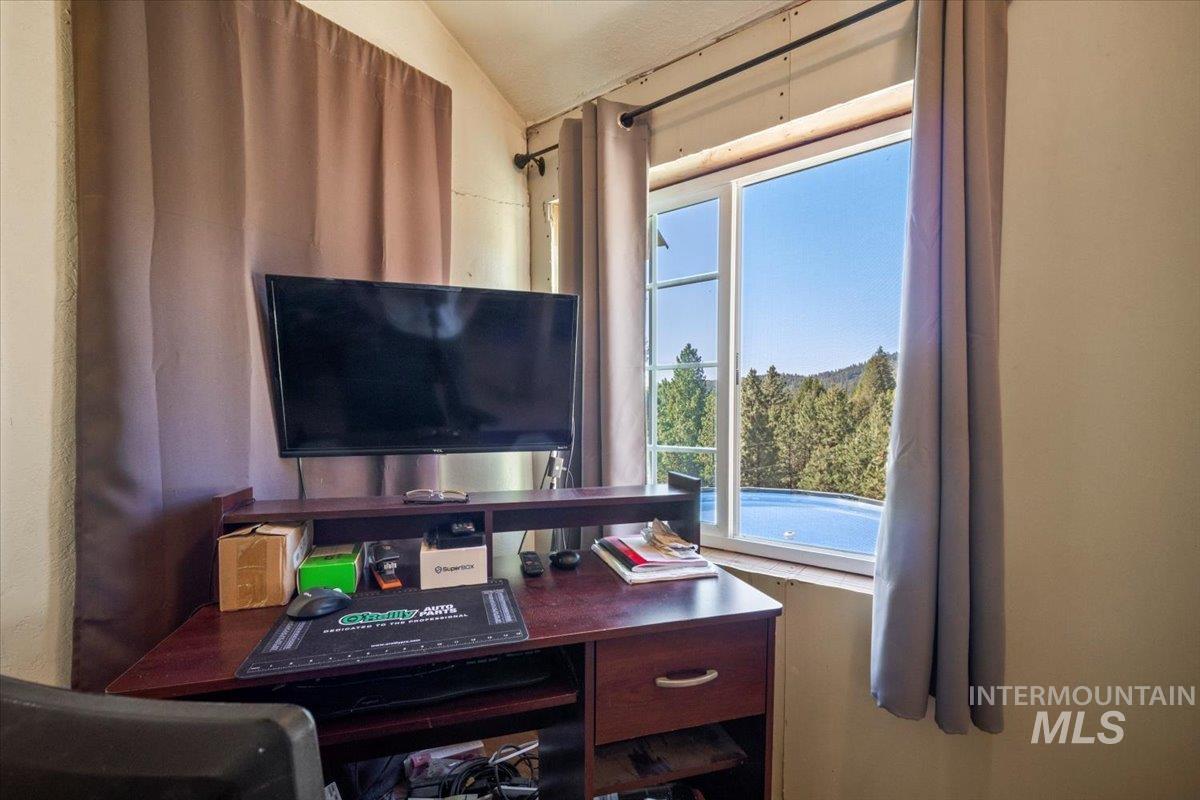 35 RIDGETOP DR, Boise, Idaho 83716, 1 Bedroom, 1 Bathroom, Residential For Sale, Price $189,999, 98949250