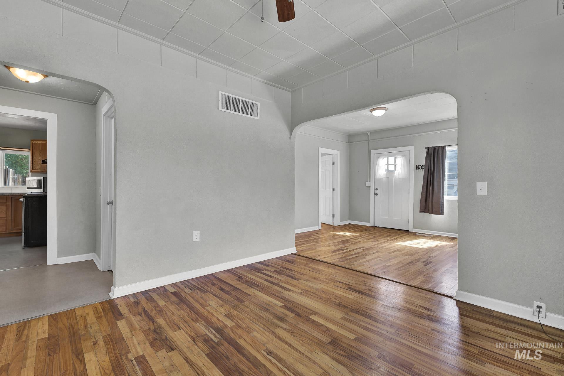 155 N N 11th E St, Mountain Home, Idaho 83647, 3 Bedrooms, 1 Bathroom, Residential For Sale, Price $265,000, 98949342