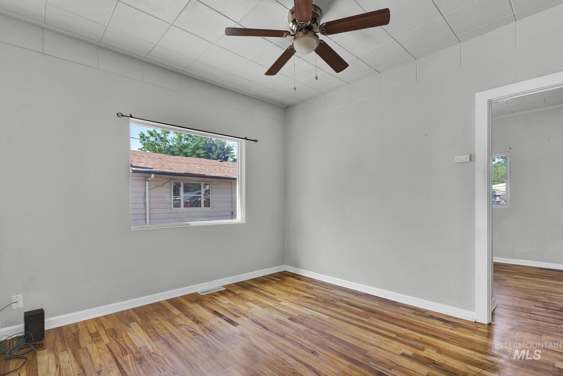 155 N N 11th E St, Mountain Home, Idaho 83647, 3 Bedrooms, 1 Bathroom, Residential For Sale, Price $265,000, 98949342