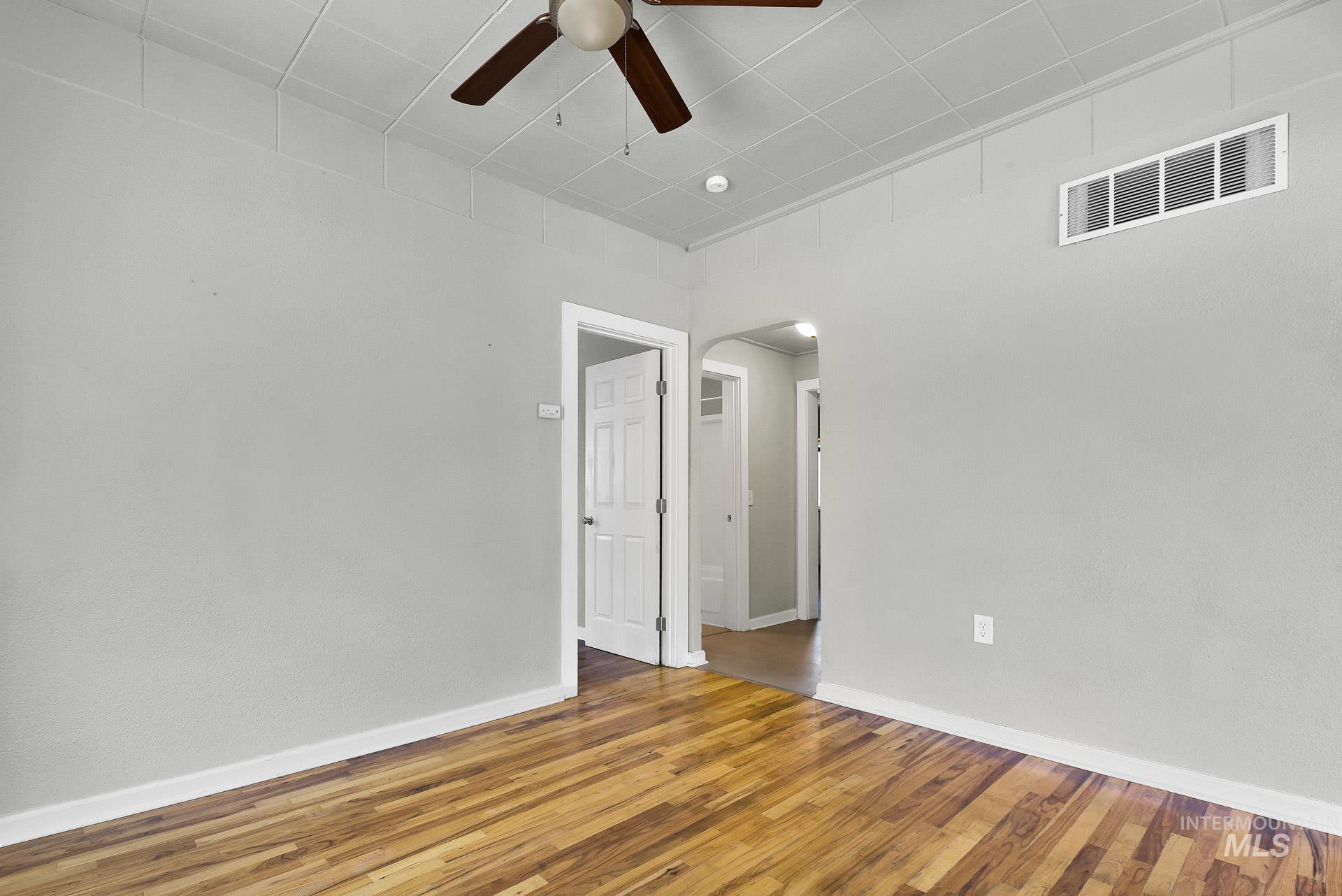 155 N N 11th E St, Mountain Home, Idaho 83647, 3 Bedrooms, 1 Bathroom, Residential For Sale, Price $265,000, 98949342