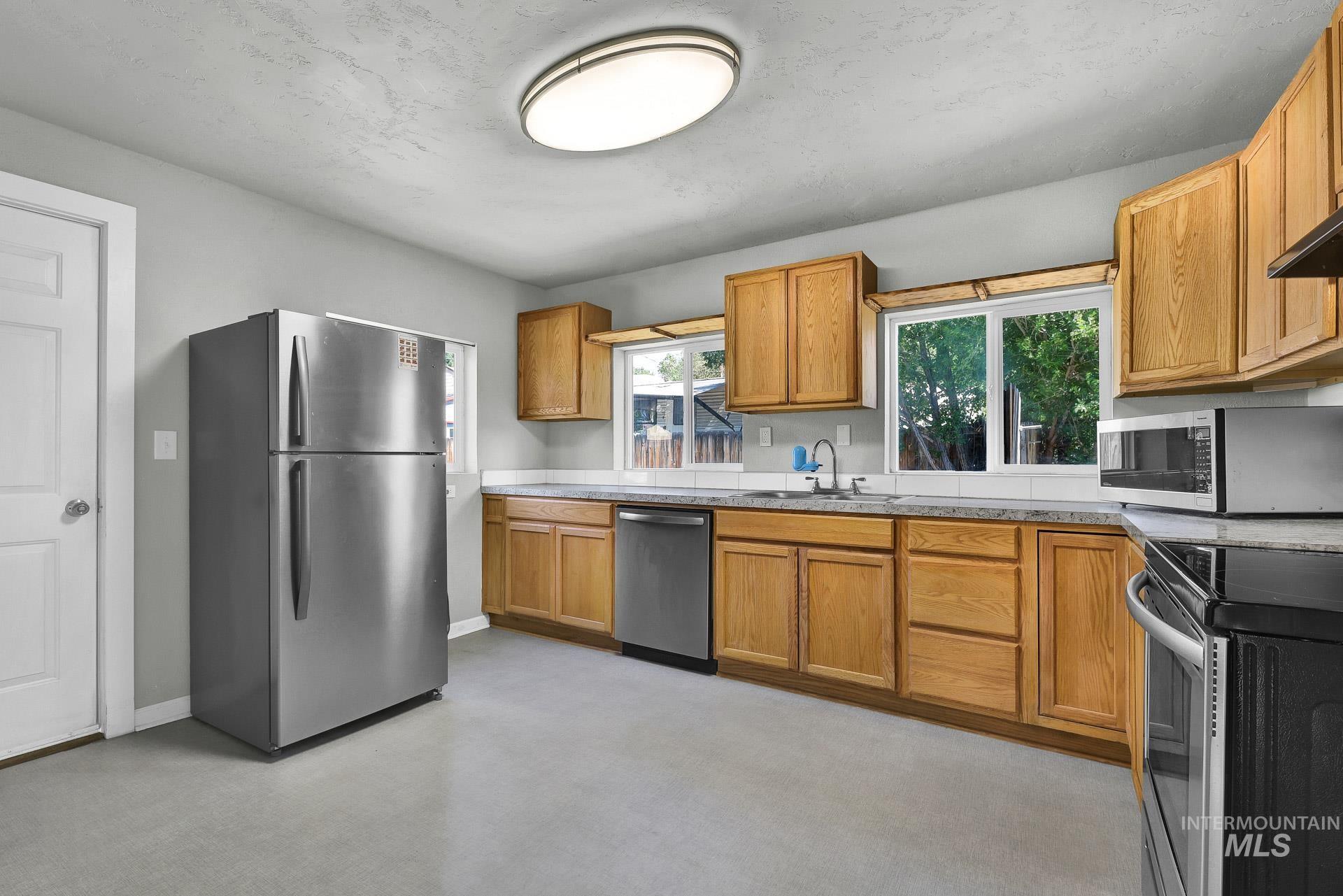 155 N N 11th E St, Mountain Home, Idaho 83647, 3 Bedrooms, 1 Bathroom, Residential For Sale, Price $265,000, 98949342