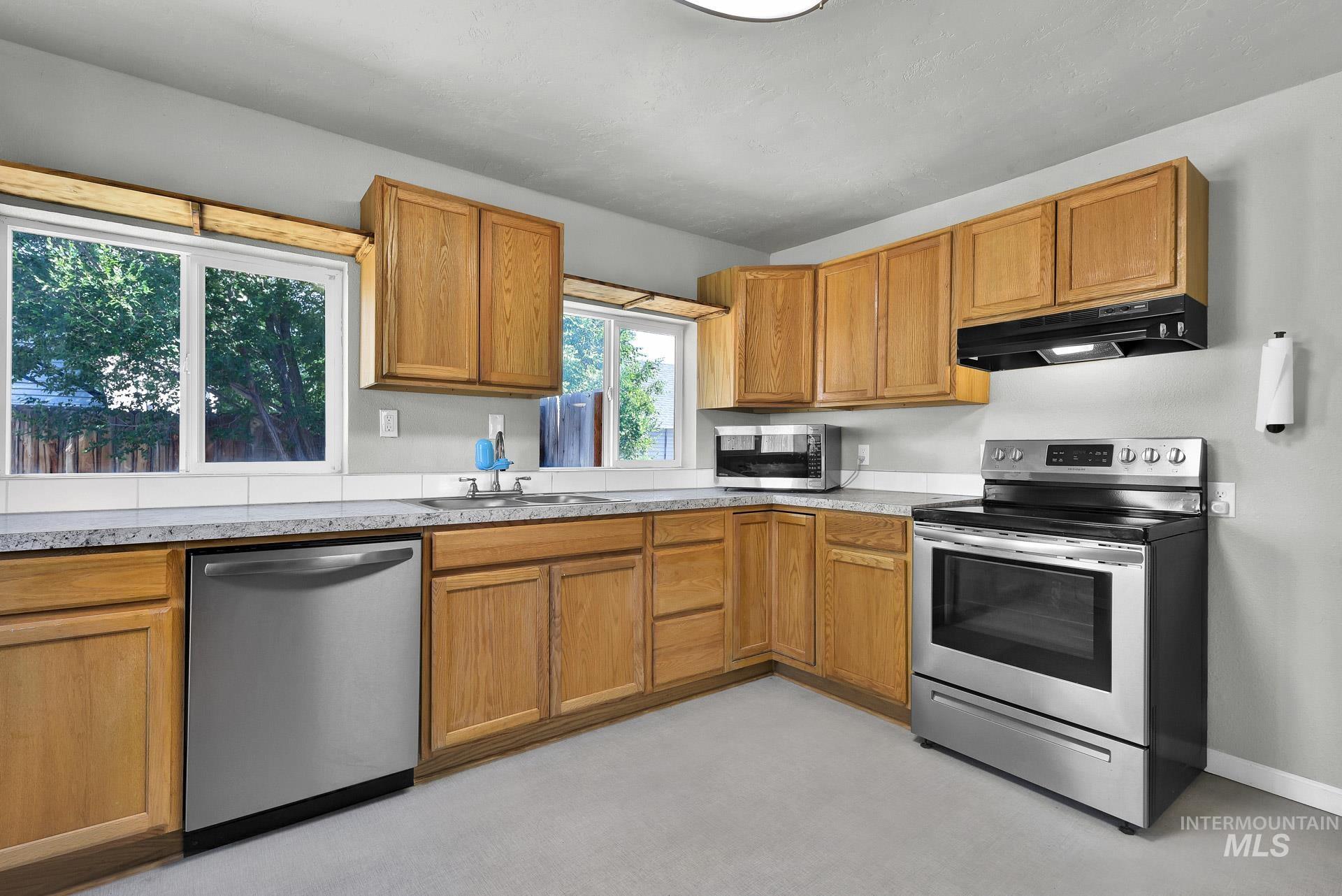 155 N N 11th E St, Mountain Home, Idaho 83647, 3 Bedrooms, 1 Bathroom, Residential For Sale, Price $265,000, 98949342