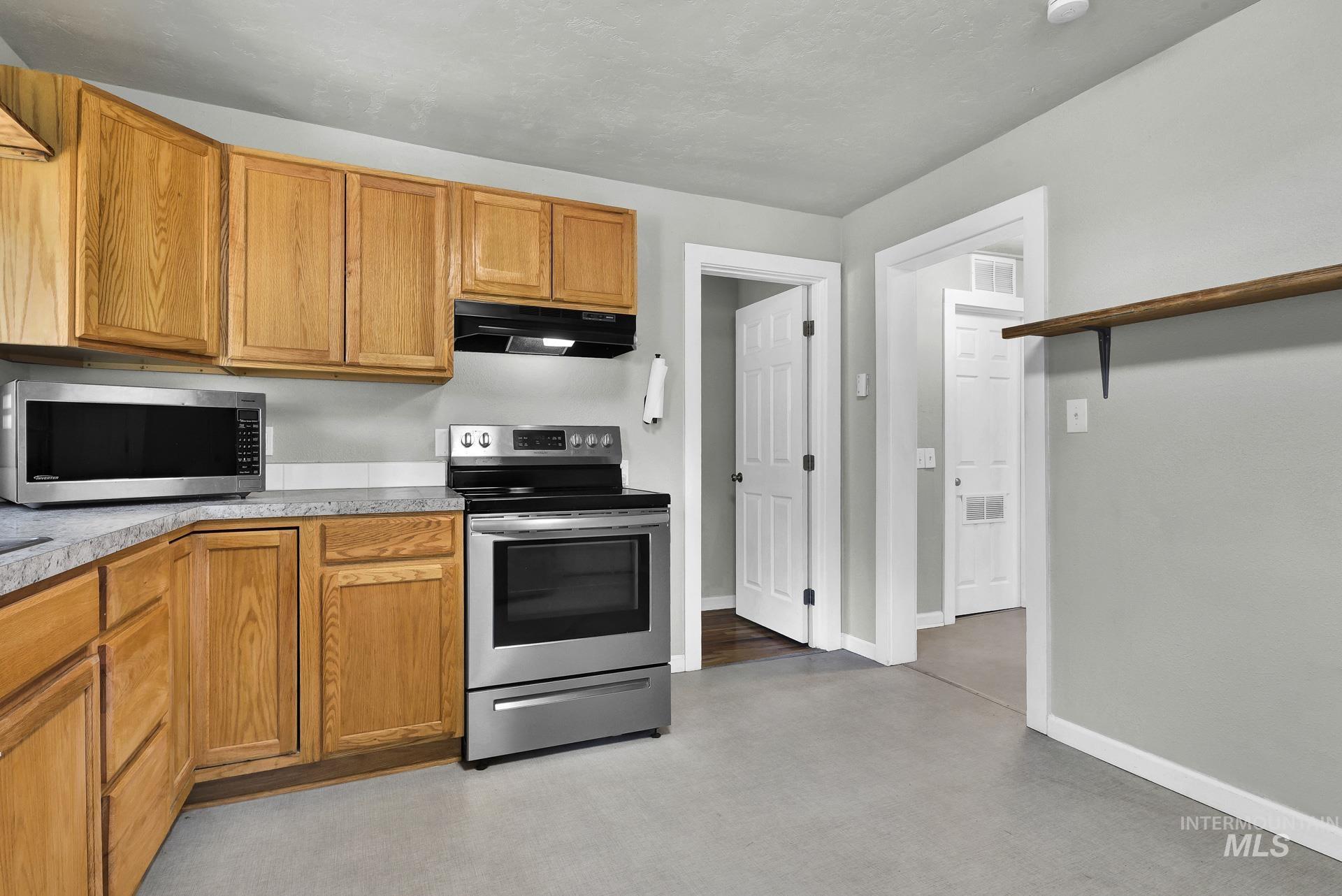 155 N N 11th E St, Mountain Home, Idaho 83647, 3 Bedrooms, 1 Bathroom, Residential For Sale, Price $265,000, 98949342