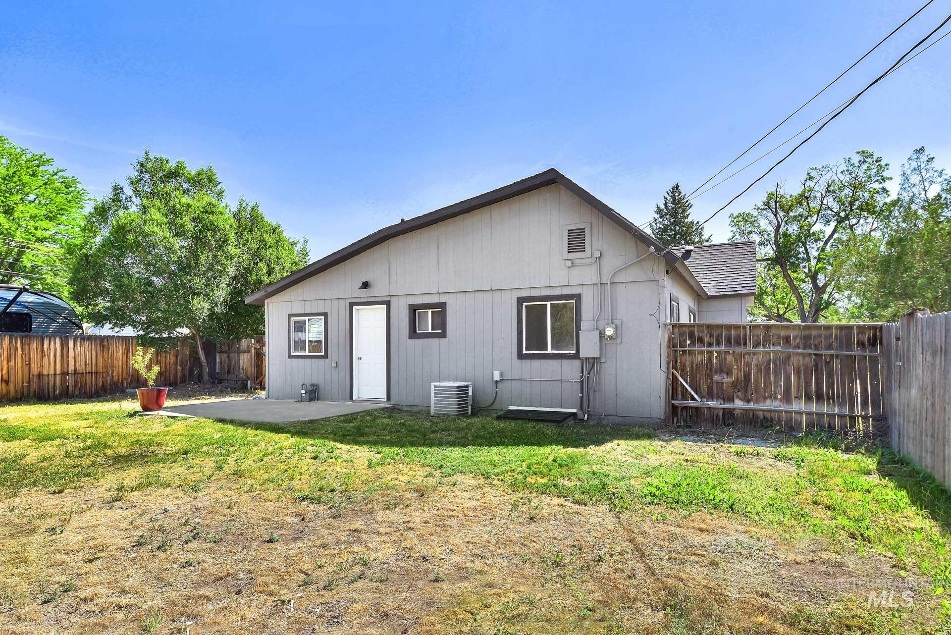 155 N N 11th E St, Mountain Home, Idaho 83647, 3 Bedrooms, 1 Bathroom, Residential For Sale, Price $265,000, 98949342