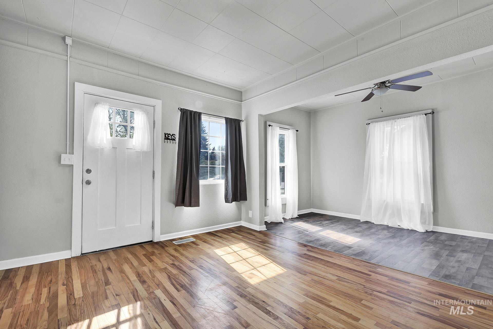 155 N N 11th E St, Mountain Home, Idaho 83647, 3 Bedrooms, 1 Bathroom, Residential For Sale, Price $265,000, 98949342