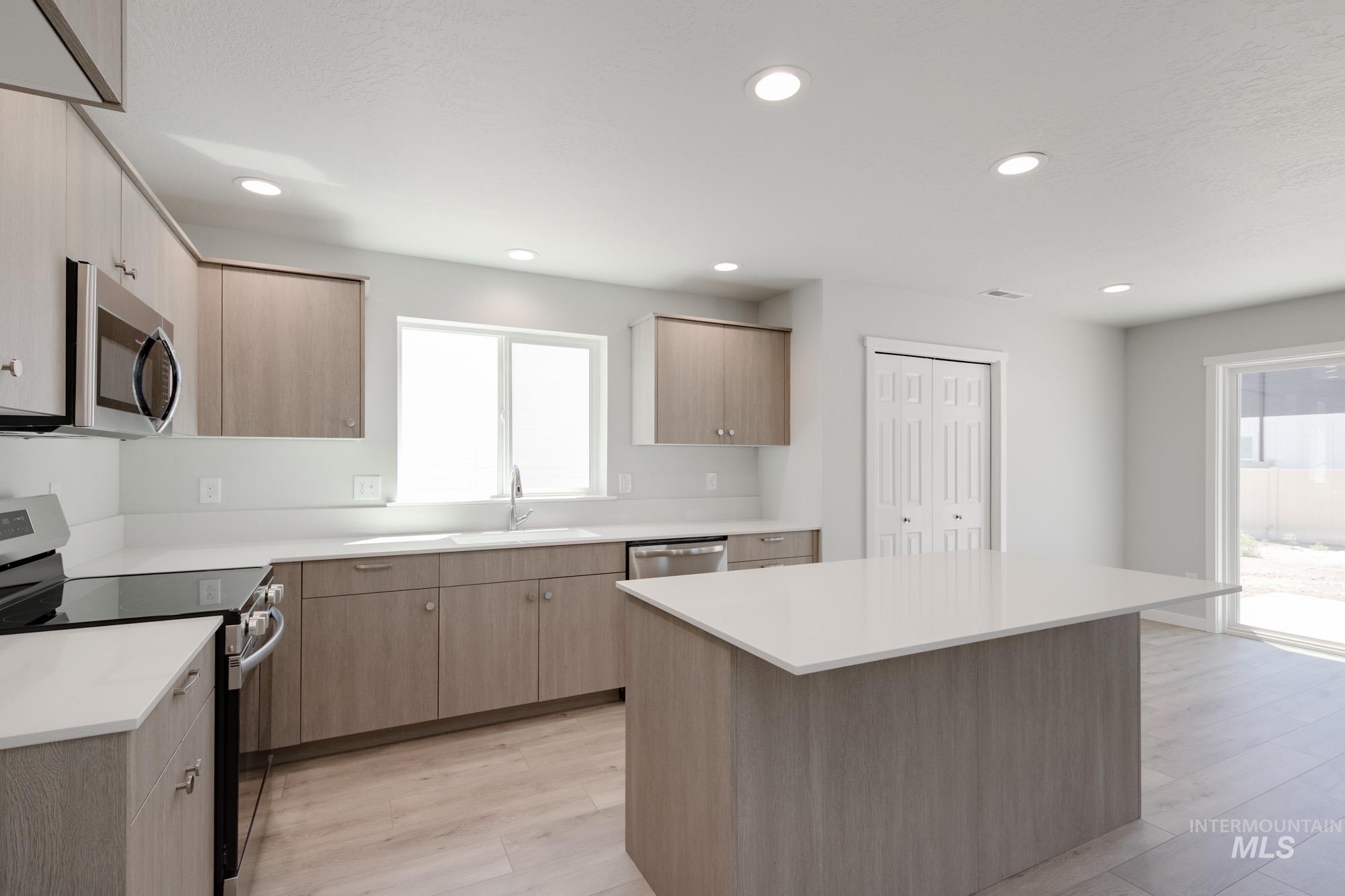 5114 Endicott Dr, Caldwell, Idaho 83605, 5 Bedrooms, 3 Bathrooms, Residential For Sale, Price $456,990, 98949350