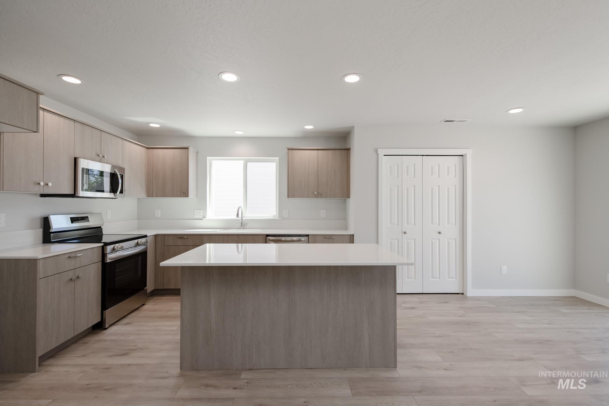 5114 Endicott Dr, Caldwell, Idaho 83605, 5 Bedrooms, 3 Bathrooms, Residential For Sale, Price $456,990, 98949350