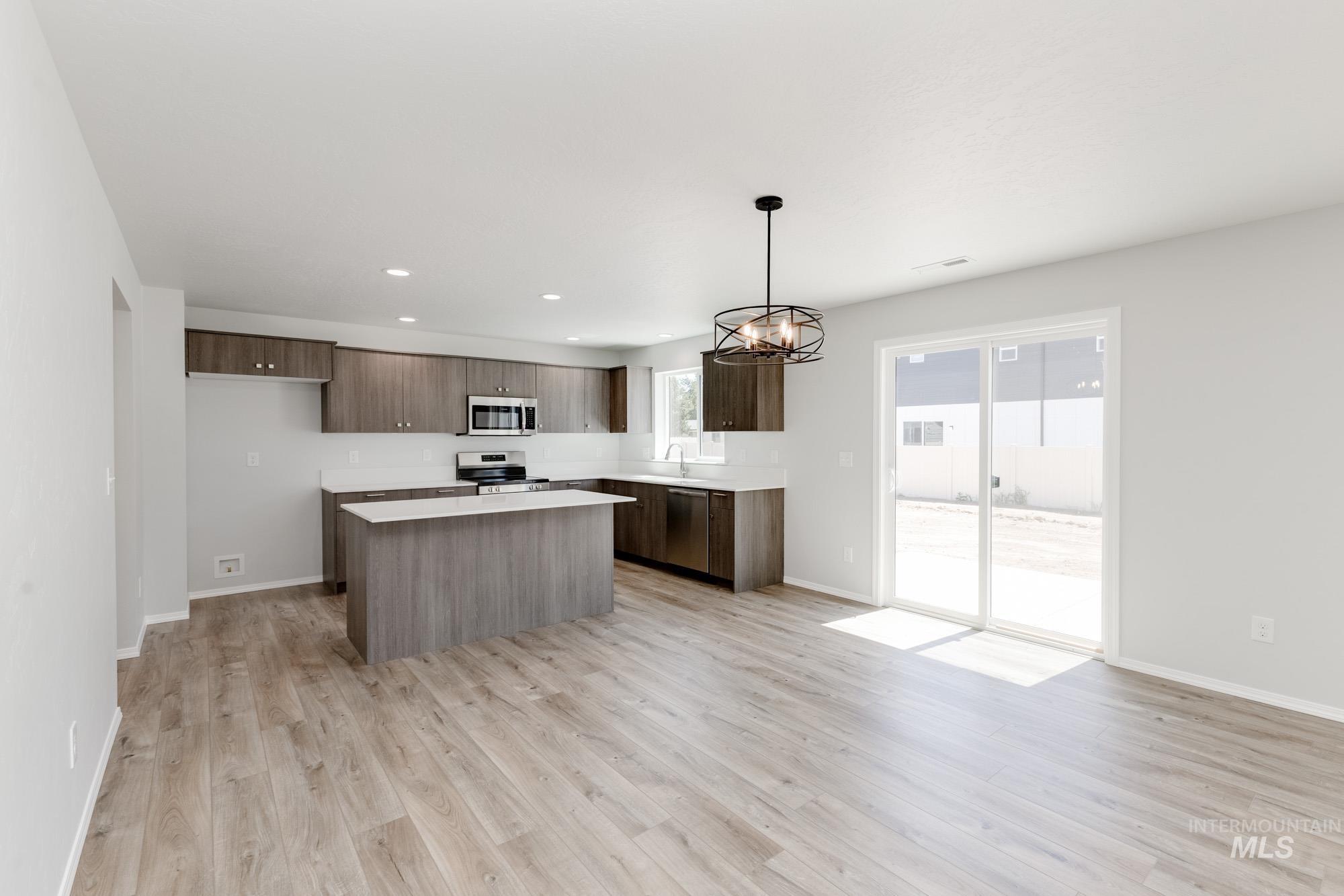 5120 Endicott Dr, Caldwell, Idaho 83605, 5 Bedrooms, 3 Bathrooms, Residential For Sale, Price $469,990, 98949375