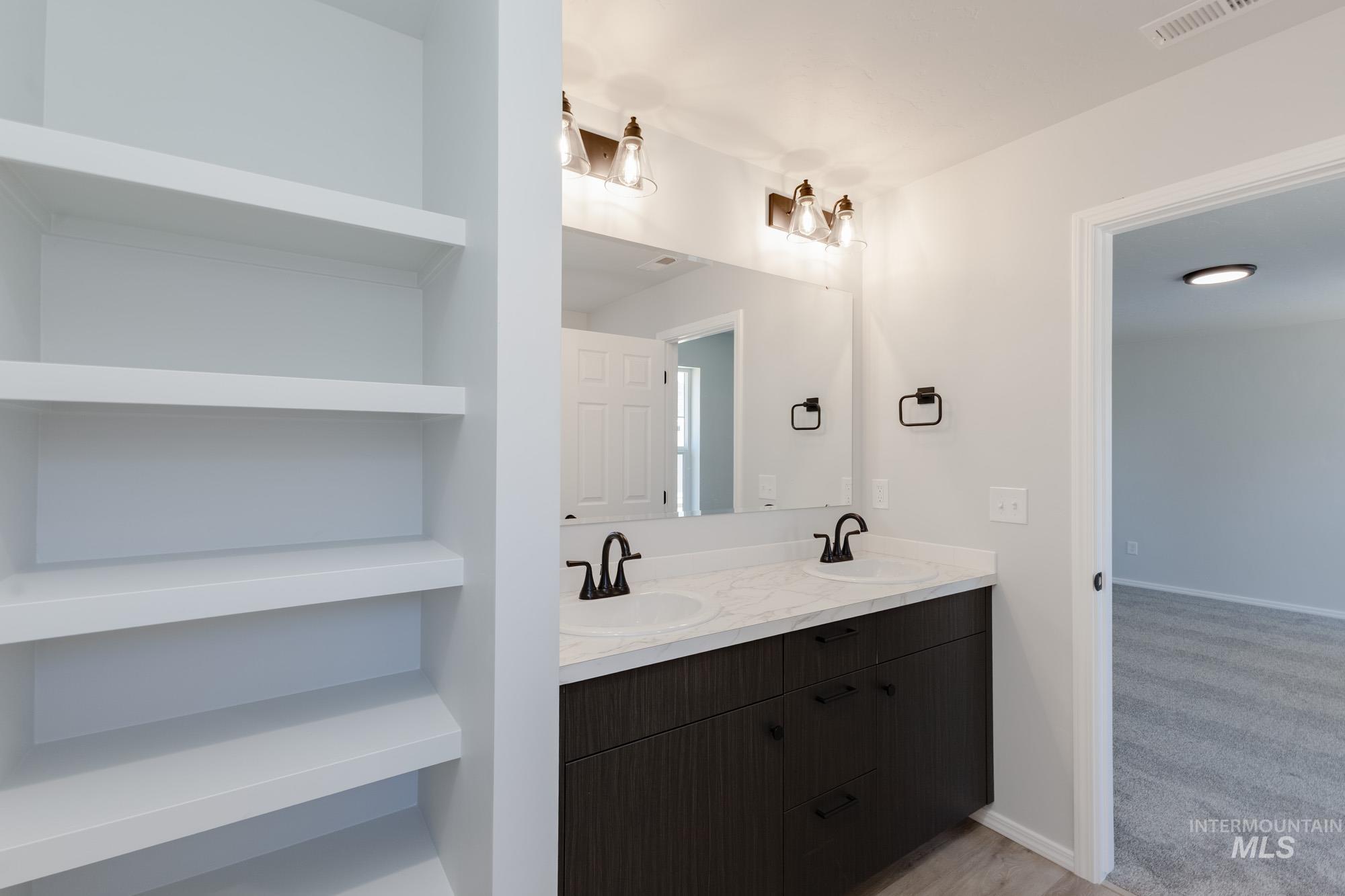 5206 Endicott Dr, Caldwell, Idaho 83605, 4 Bedrooms, 2 Bathrooms, Residential For Sale, Price $440,990, 98949377