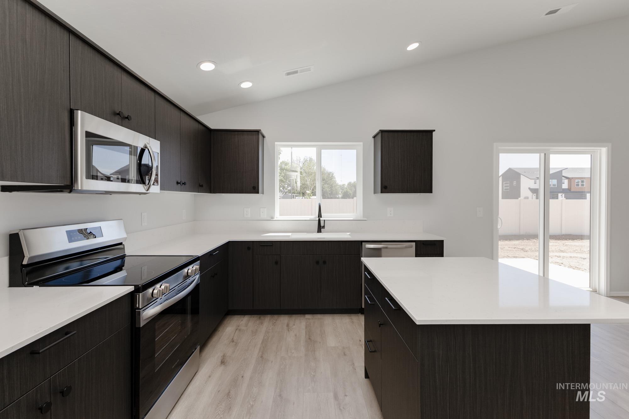 5206 Endicott Dr, Caldwell, Idaho 83605, 4 Bedrooms, 2 Bathrooms, Residential For Sale, Price $440,990, 98949377