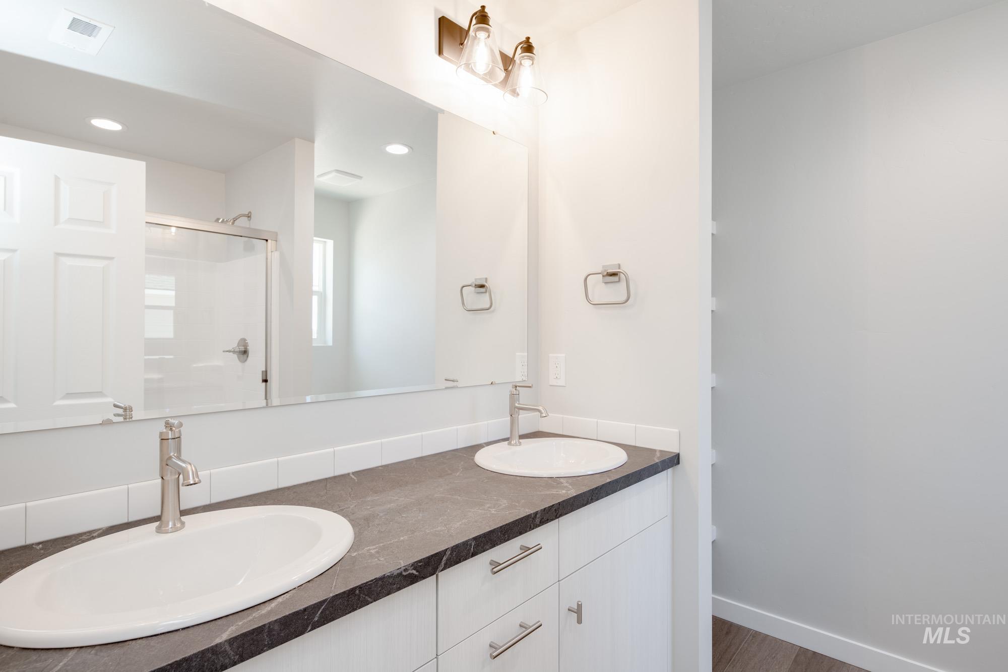 4204 Hewitt St, Caldwell, Idaho 83605, 4 Bedrooms, 2 Bathrooms, Residential For Sale, Price $419,990, 98949384