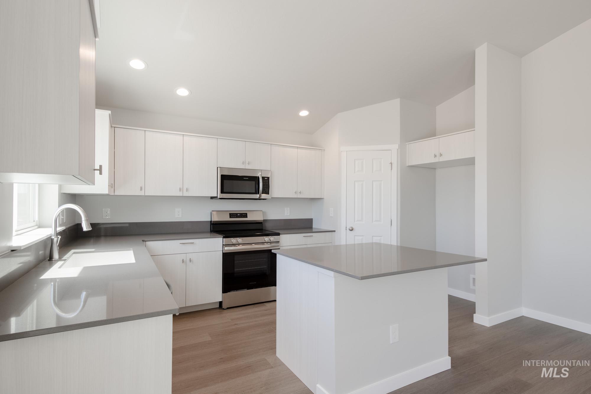 4204 Hewitt St, Caldwell, Idaho 83605, 4 Bedrooms, 2 Bathrooms, Residential For Sale, Price $419,990, 98949384