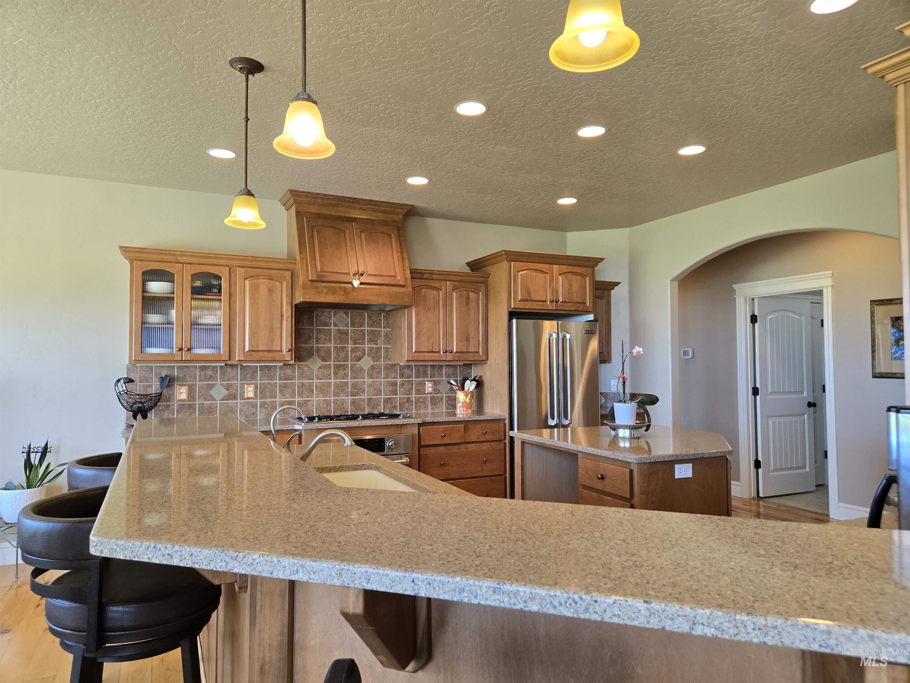 654 King Ave, Ontario, Oregon 97914, 3 Bedrooms, 2.5 Bathrooms, Residential For Sale, Price $825,000, 98949397