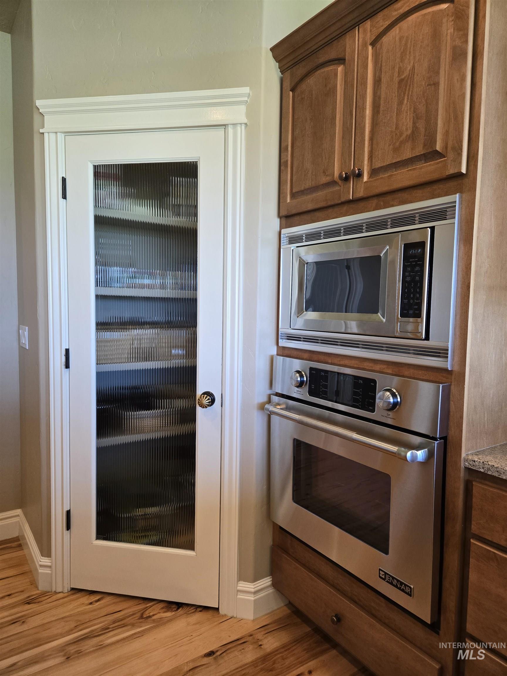 654 King Ave, Ontario, Oregon 97914, 3 Bedrooms, 2.5 Bathrooms, Residential For Sale, Price $825,000, 98949397