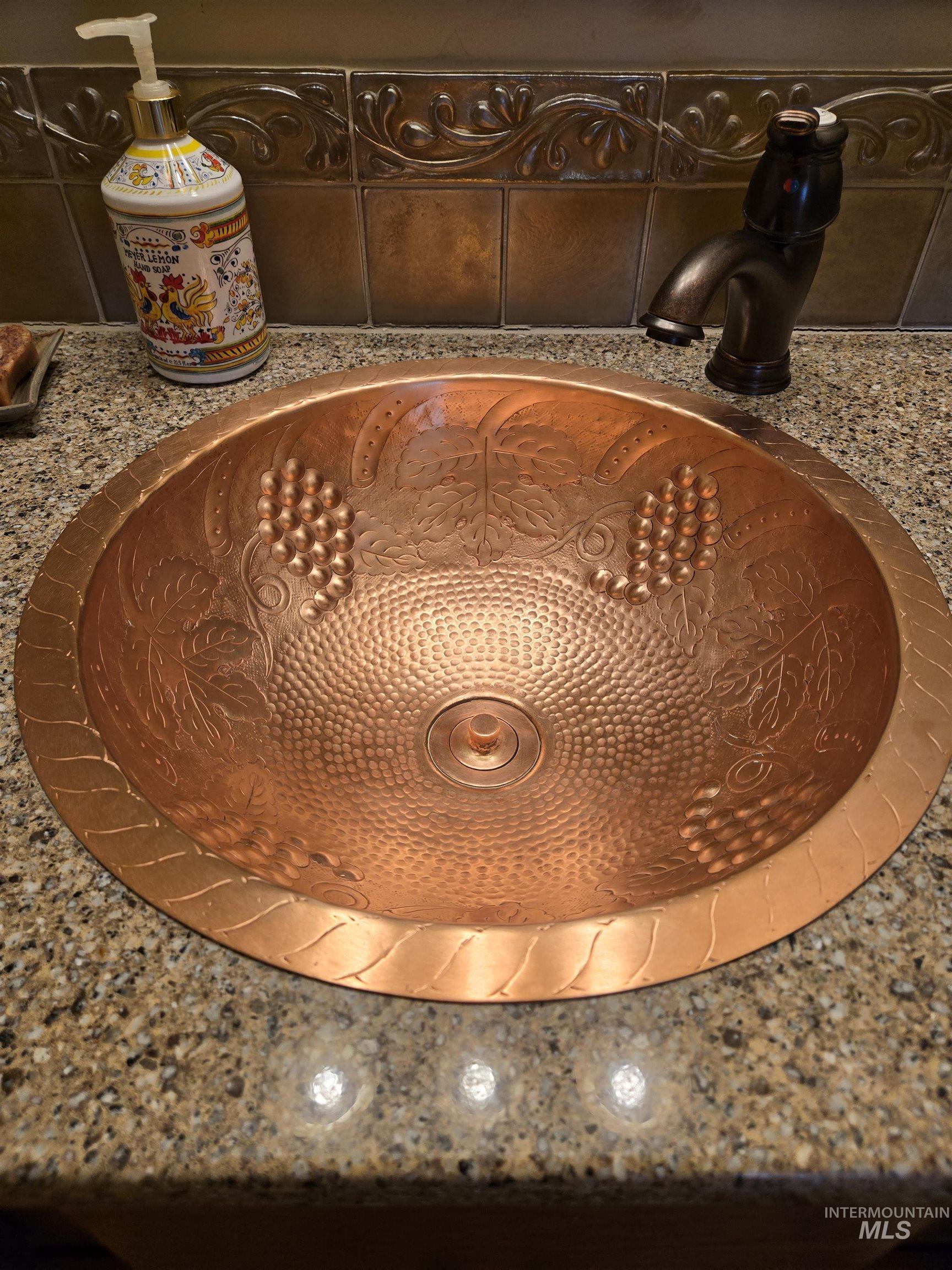 654 King Ave, Ontario, Oregon 97914, 3 Bedrooms, 2.5 Bathrooms, Residential For Sale, Price $825,000, 98949397