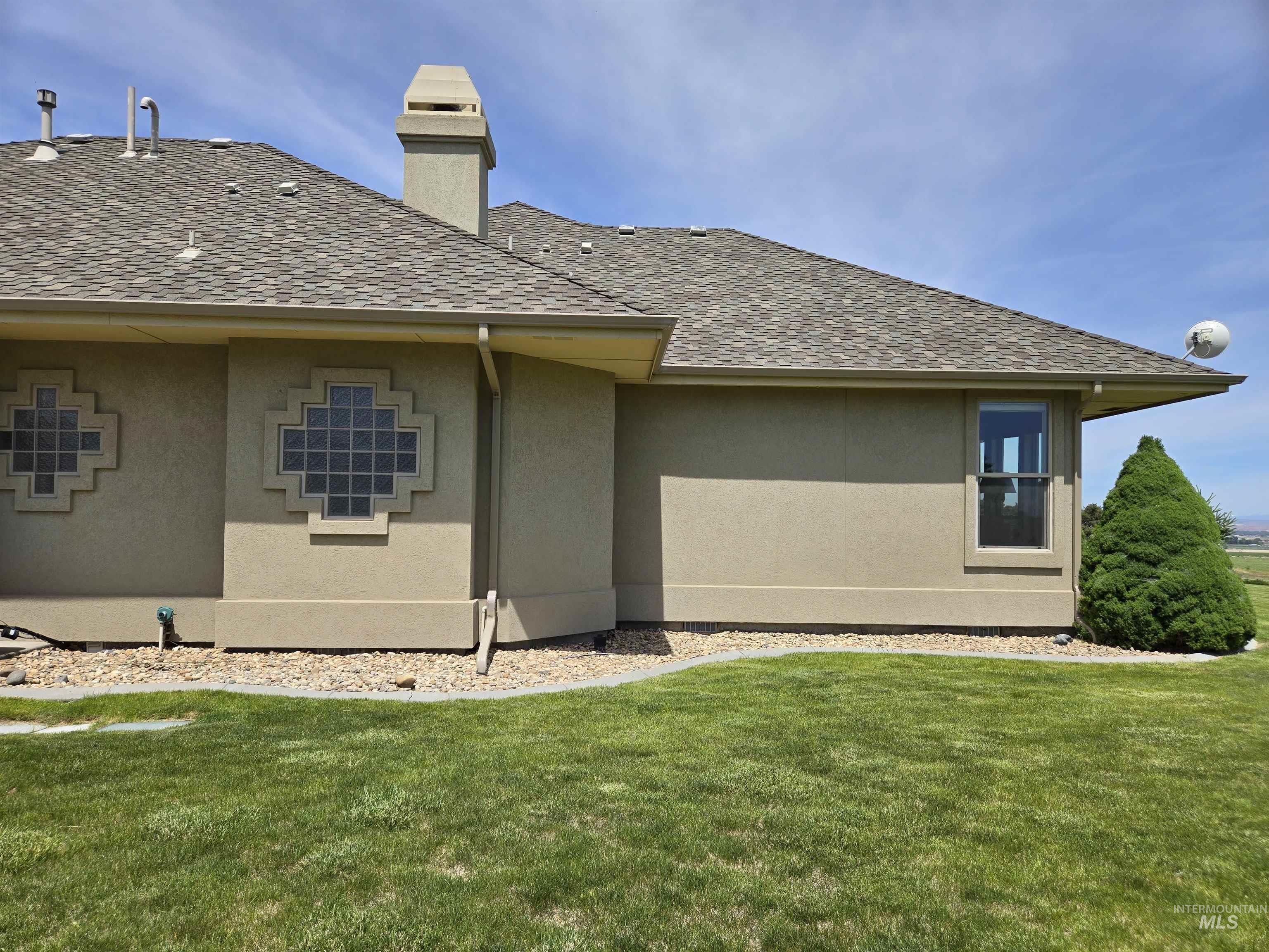 654 King Ave, Ontario, Oregon 97914, 3 Bedrooms, 2.5 Bathrooms, Residential For Sale, Price $825,000, 98949397