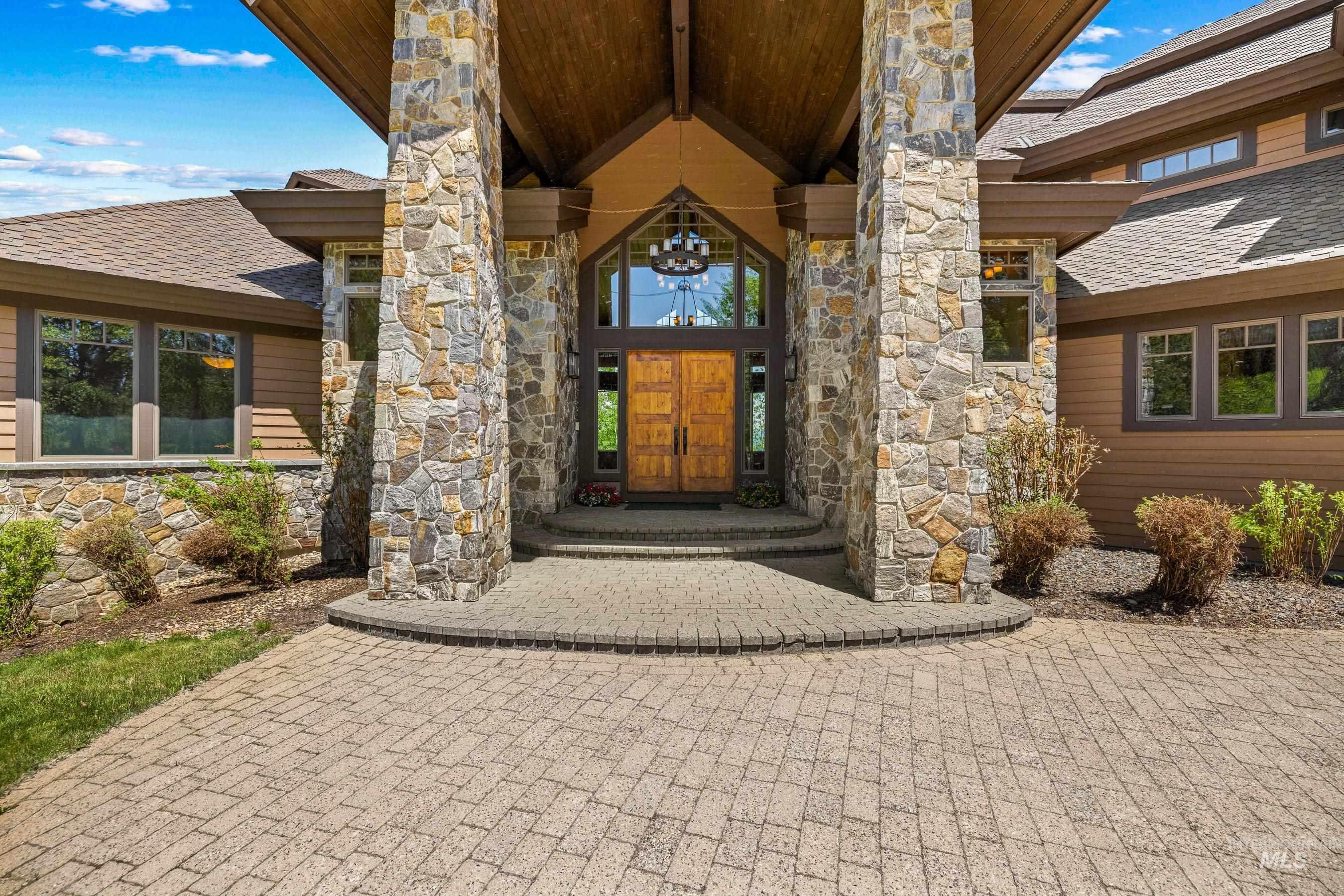 690 Discovery Drive, Donnelly, Idaho 83615, 4 Bedrooms, 3.5 Bathrooms, Residential For Sale, Price $3,100,000,MLS 98949398