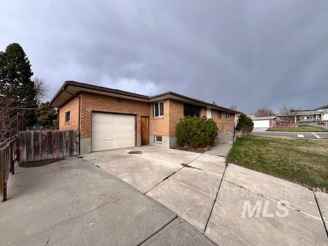 1818 E Terry Street, Pocatello, Idaho 83201-2746, 6 Bedrooms, 2 Bathrooms, Residential For Sale, Price $375,000,MLS 98949403