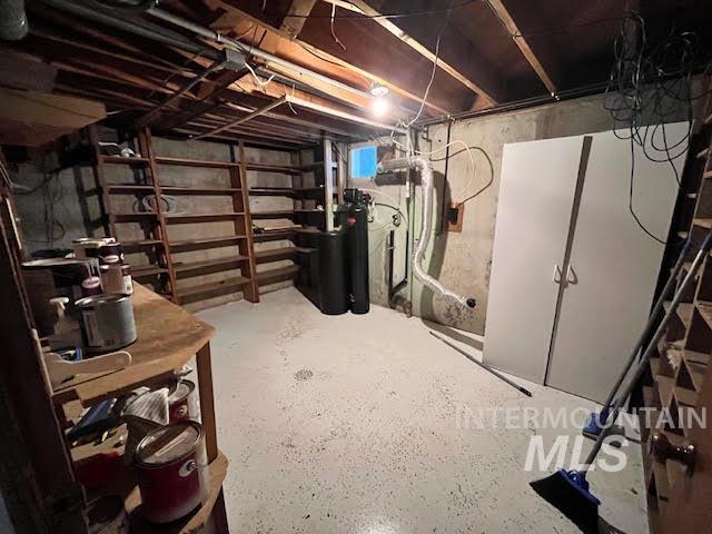 1818 E Terry Street, Pocatello, Idaho 83201-2746, 6 Bedrooms, 2 Bathrooms, Residential For Sale, Price $375,000,MLS 98949403