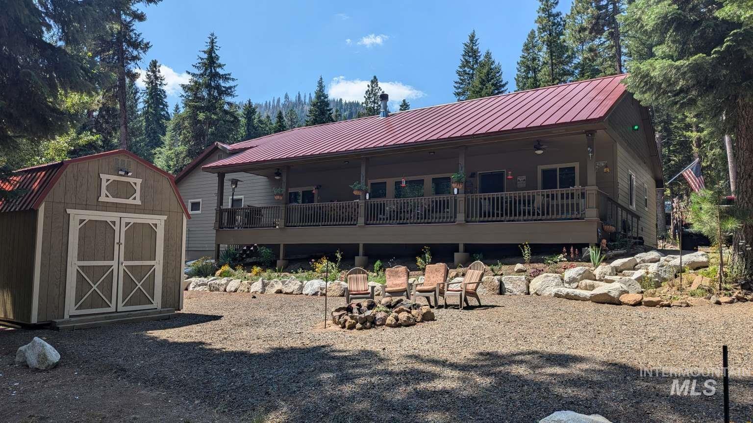578 Hatch Rd, Cascade, Idaho 83611, 2 Bedrooms, 2 Bathrooms, Residential For Sale, Price $670,000,MLS 98949406
