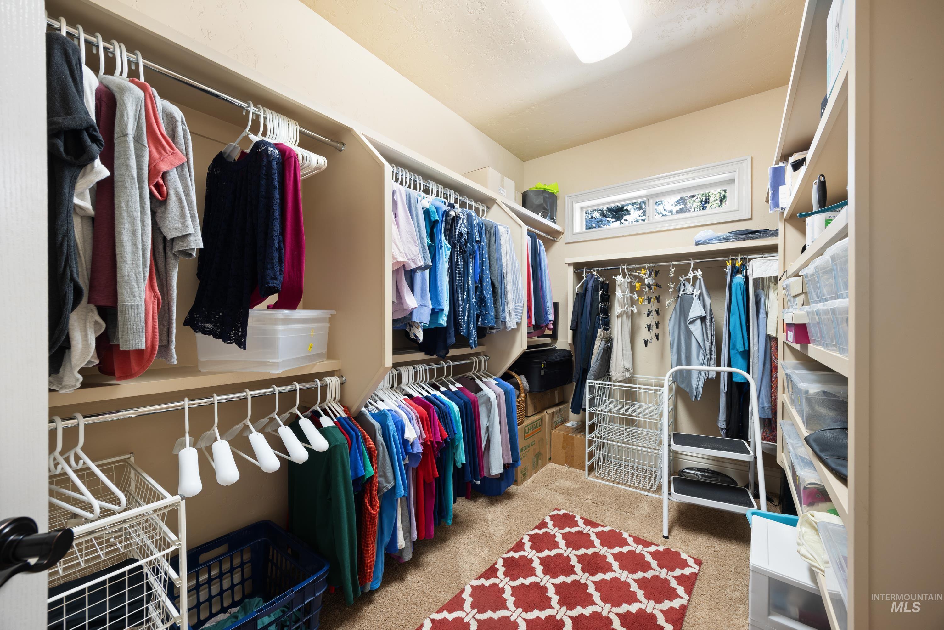 1664 W Par Ct., Eagle, Idaho 83616, 3 Bedrooms, 2 Bathrooms, Residential For Sale, Price $639,900,MLS 98949422