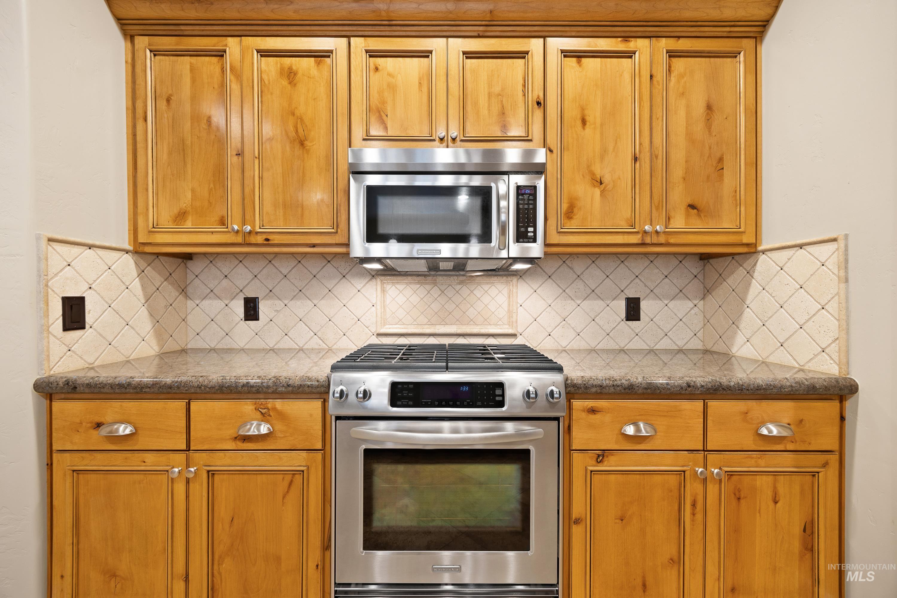 1664 W Par Ct., Eagle, Idaho 83616, 3 Bedrooms, 2 Bathrooms, Residential For Sale, Price $639,900,MLS 98949422