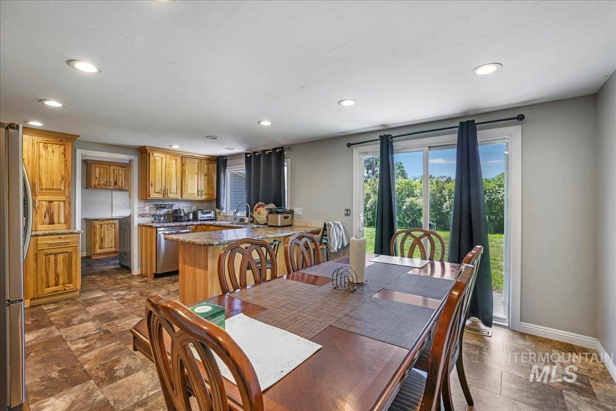 401 18th STREET, Rupert, Idaho 83350, 5 Bedrooms, 3 Bathrooms, Residential For Sale, Price $375,000, 98949424