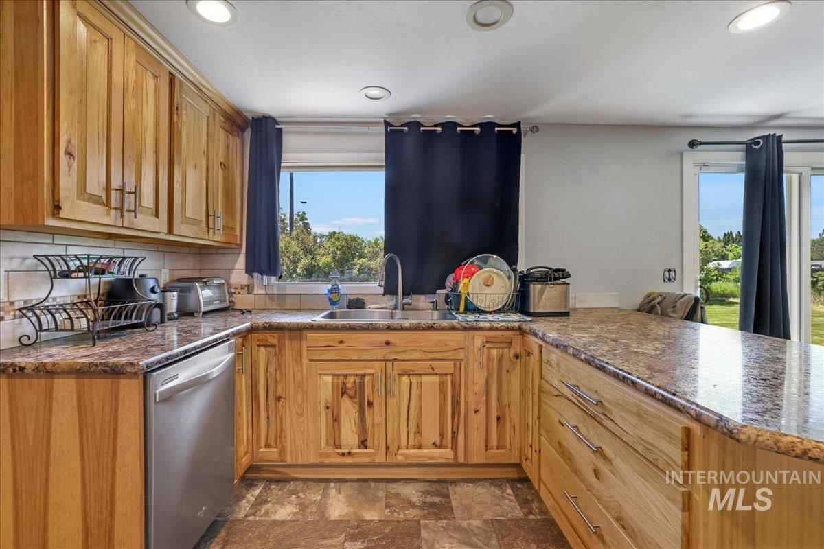 401 18th STREET, Rupert, Idaho 83350, 5 Bedrooms, 3 Bathrooms, Residential For Sale, Price $375,000, 98949424