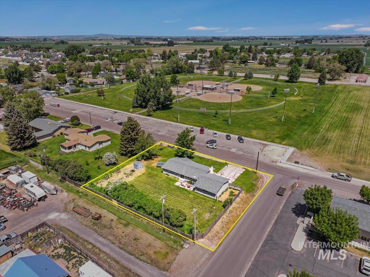 401 18th STREET, Rupert, Idaho 83350, 5 Bedrooms, 3 Bathrooms, Residential For Sale, Price $375,000, 98949424