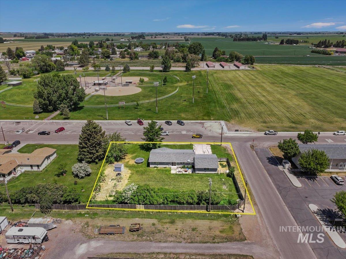 401 18th STREET, Rupert, Idaho 83350, 5 Bedrooms, 3 Bathrooms, Residential For Sale, Price $375,000, 98949424