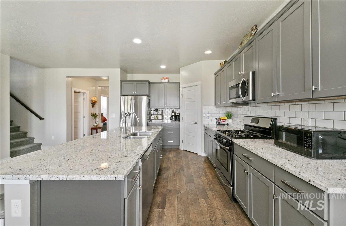 221 E Ensenada Drive, Meridian, Idaho 83642, 4 Bedrooms, 2.5 Bathrooms, Residential For Sale, Price $637,990, 98949448