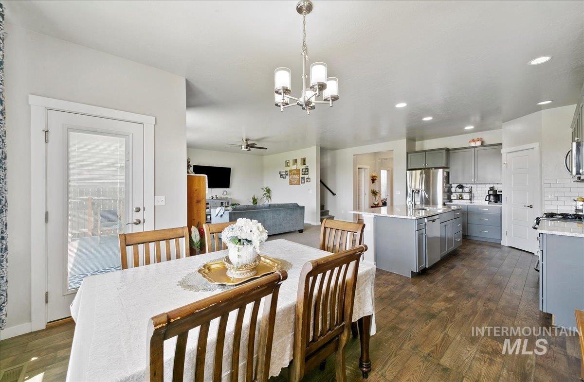 221 E Ensenada Drive, Meridian, Idaho 83642, 4 Bedrooms, 2.5 Bathrooms, Residential For Sale, Price $637,990, 98949448