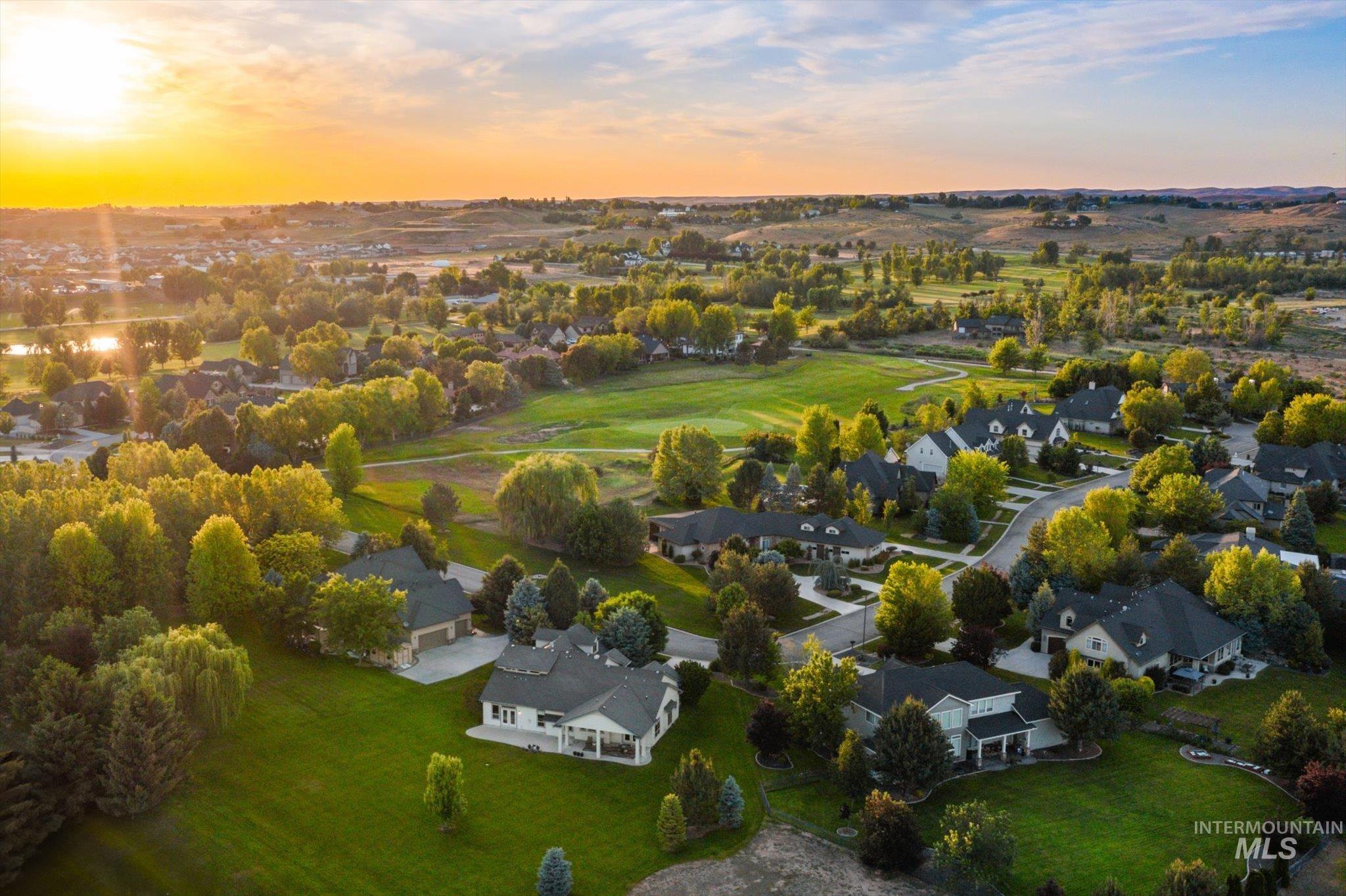 8585 W Rioja St, Star, Idaho 83669, 4 Bedrooms, 3.5 Bathrooms, Residential For Sale, Price $947,500, 98949468