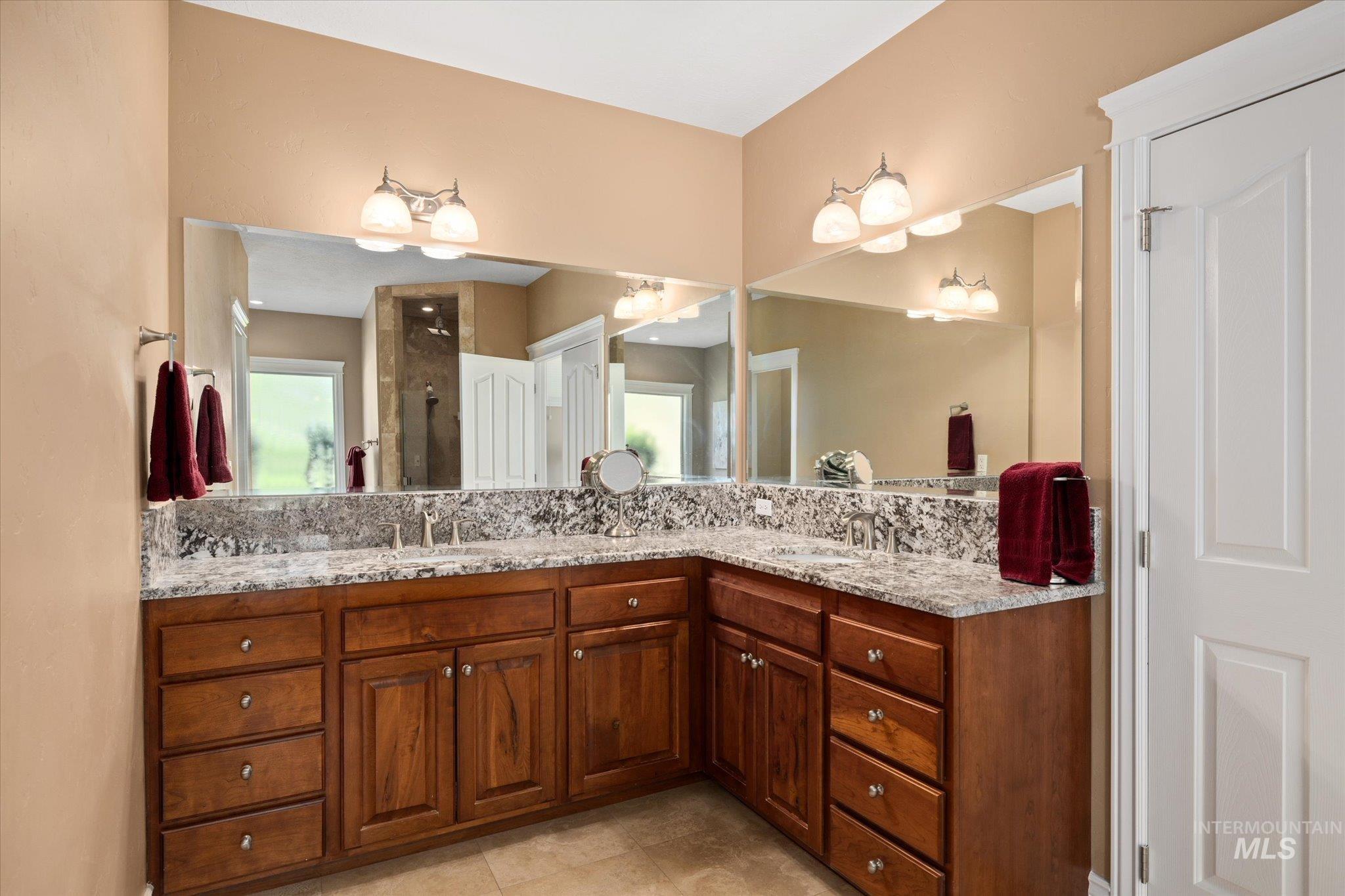 8585 W Rioja St, Star, Idaho 83669, 4 Bedrooms, 3.5 Bathrooms, Residential For Sale, Price $947,500, 98949468